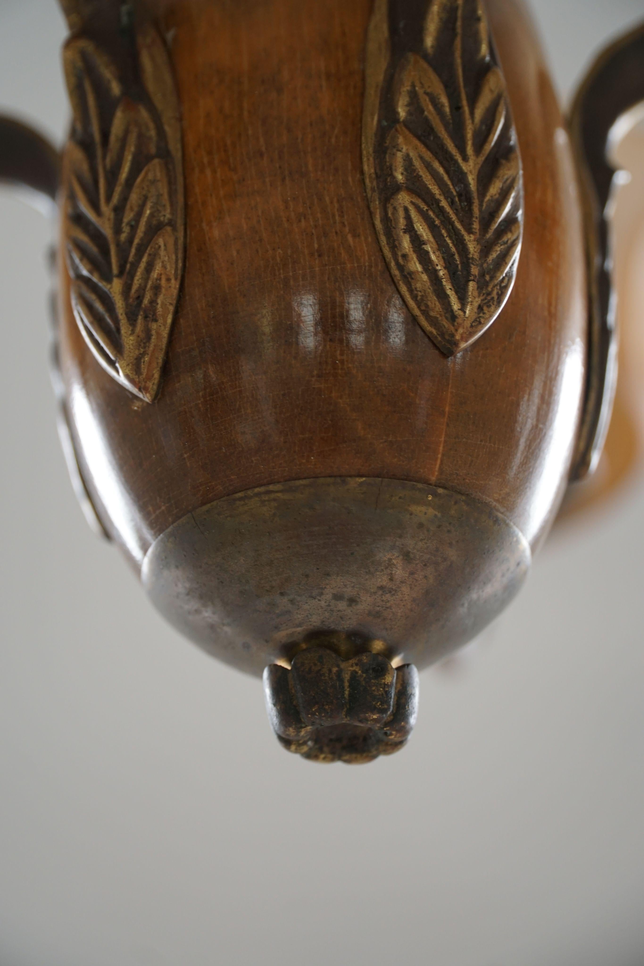 Araña Paavo Tynell '1383/5' de latón, madera y cristal ámbar para Taito, años 30 en venta 5
