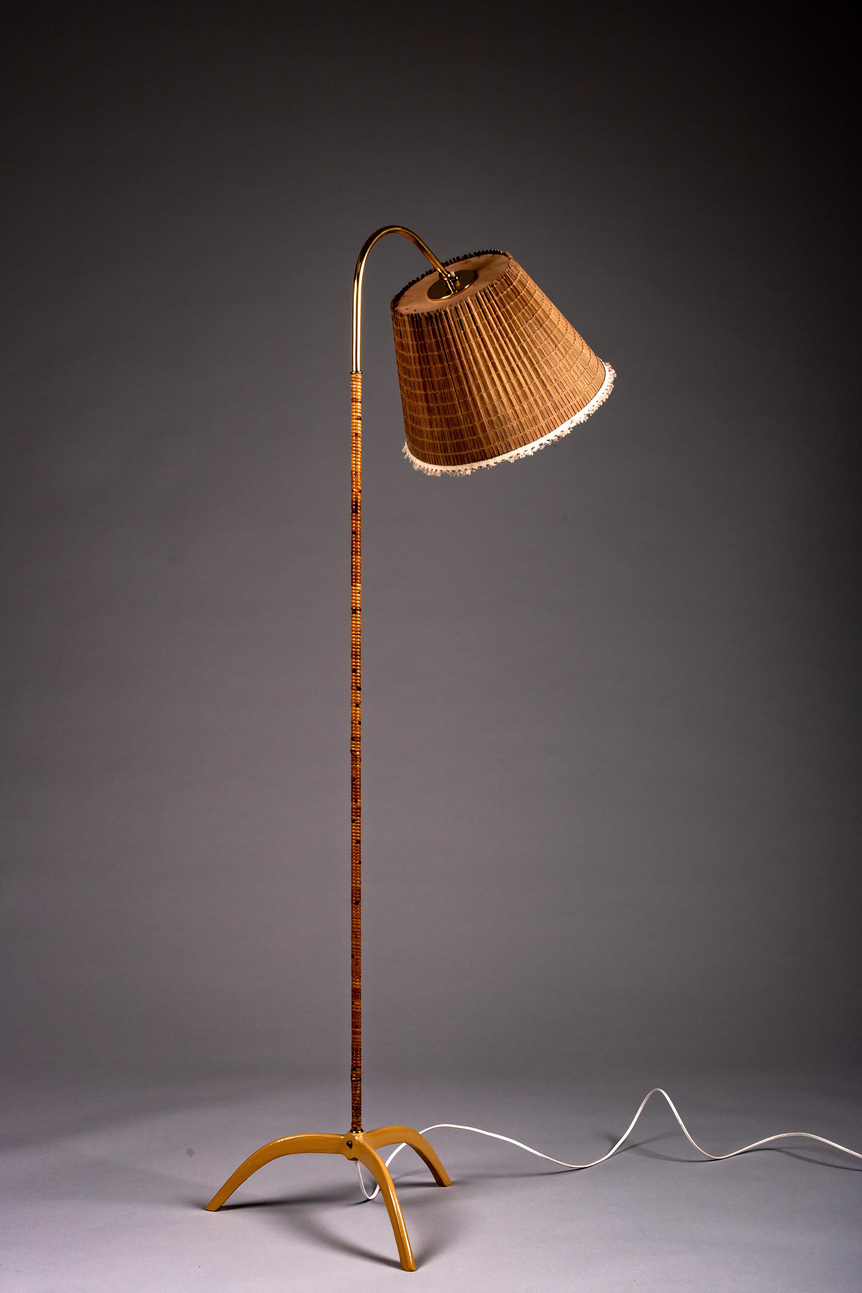 Paavo Tynell, lampadaire des années 1940, modèle 9609 pour Taito Oy en vente 3