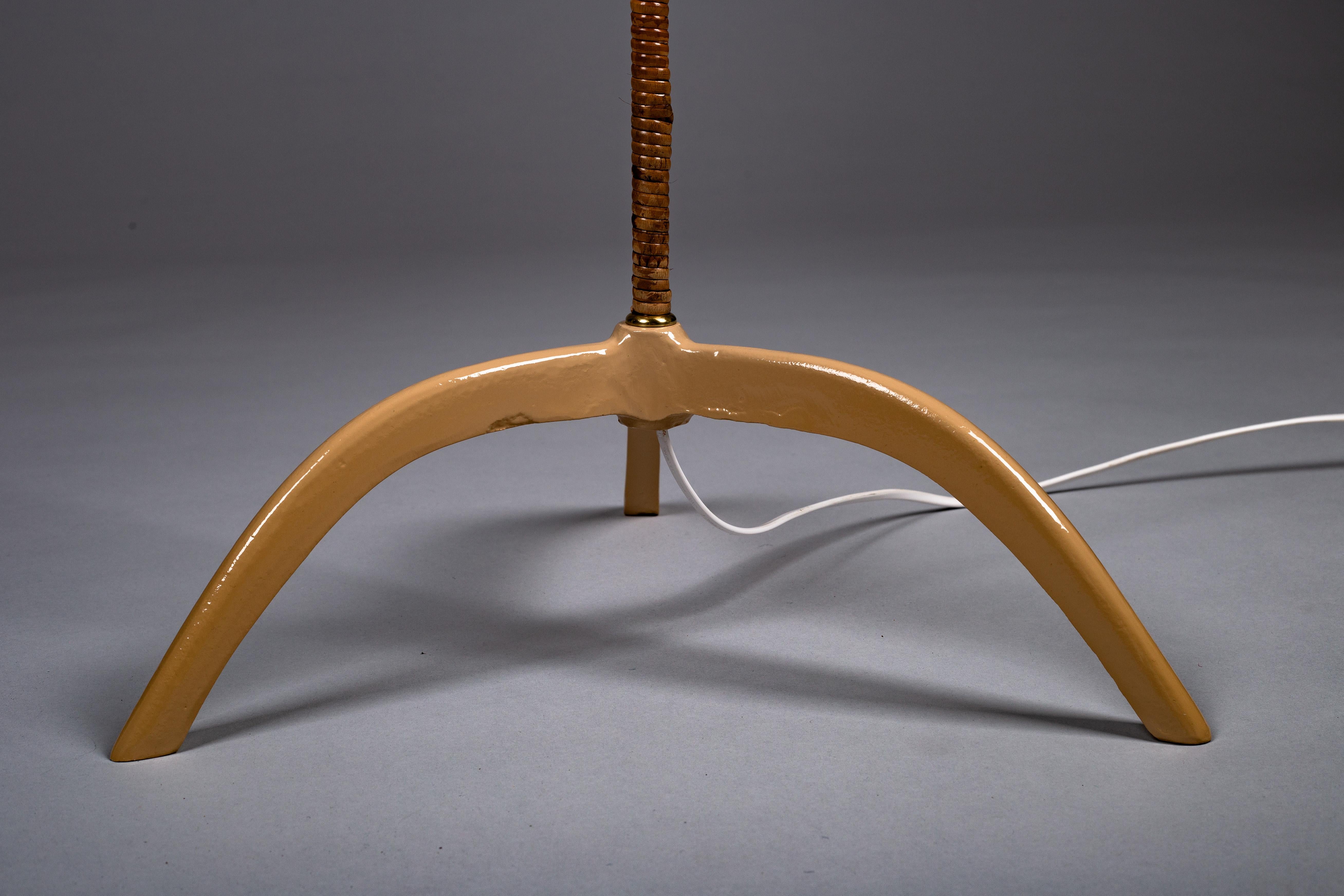 Finlandais Paavo Tynell, lampadaire des années 1940, modèle 9609 pour Taito Oy en vente