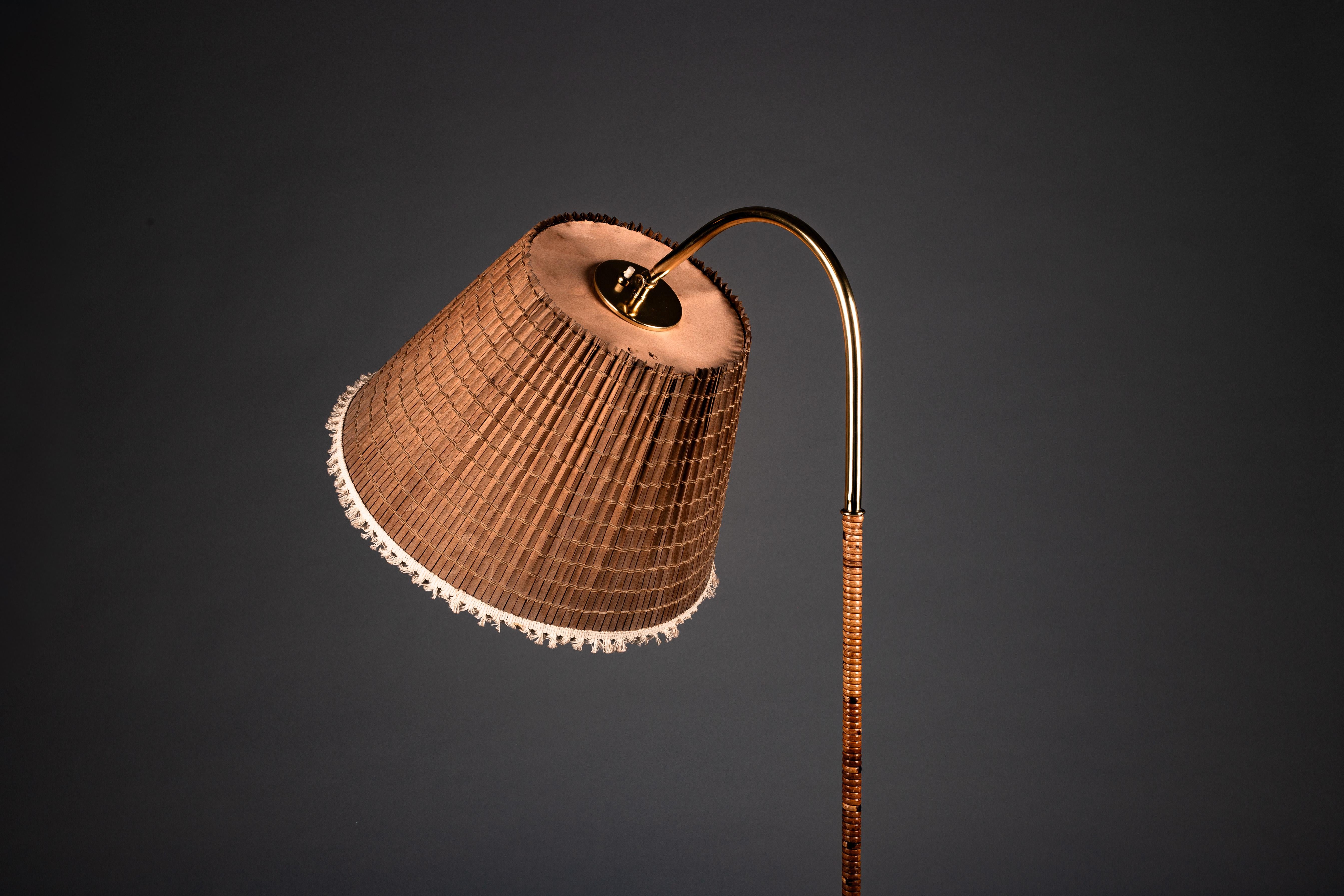 Paavo Tynell, lampadaire des années 1940, modèle 9609 pour Taito Oy Bon état - En vente à Turku, Varsinais-Suomi