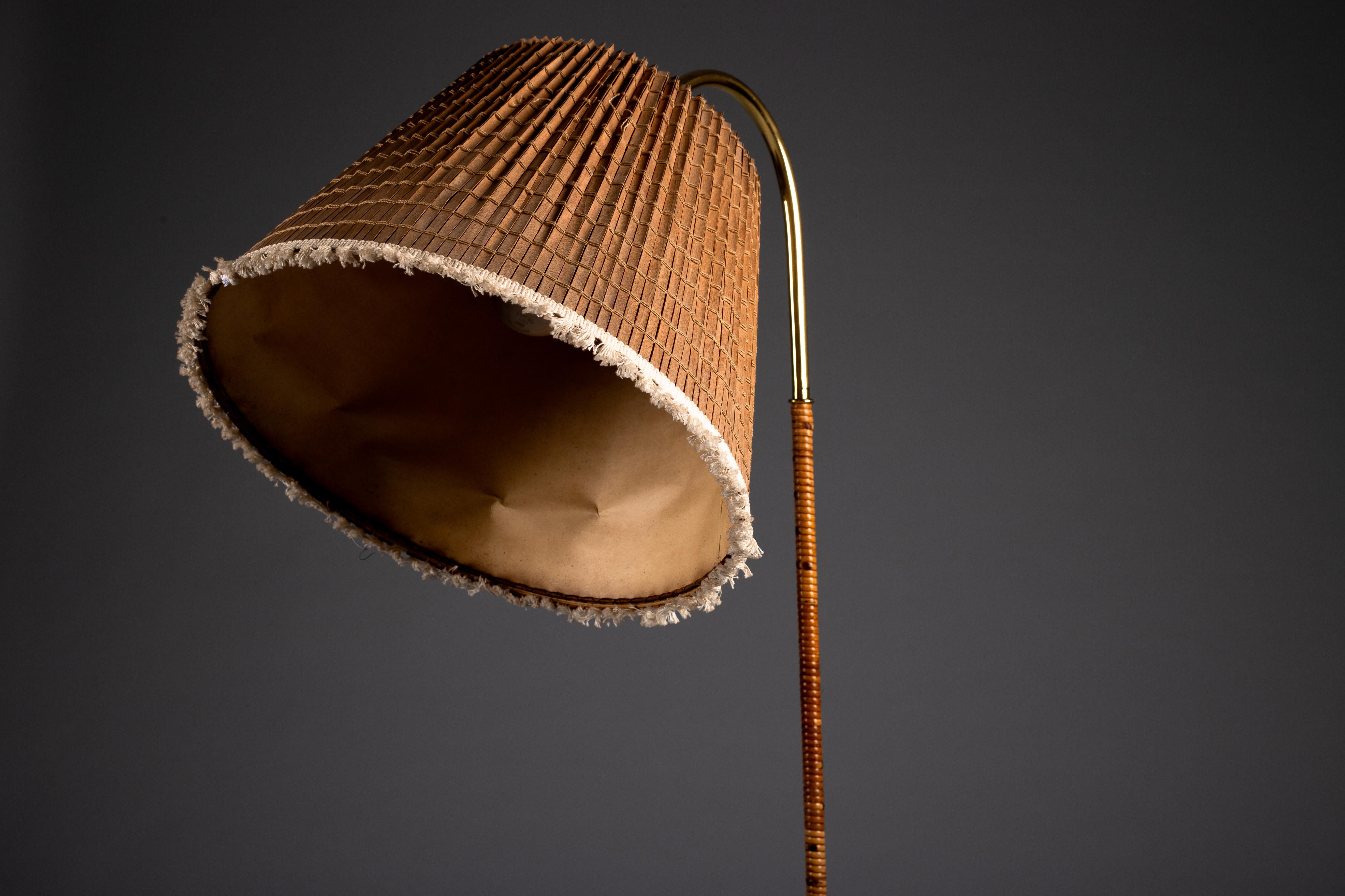 Laiton Paavo Tynell, lampadaire des années 1940, modèle 9609 pour Taito Oy en vente