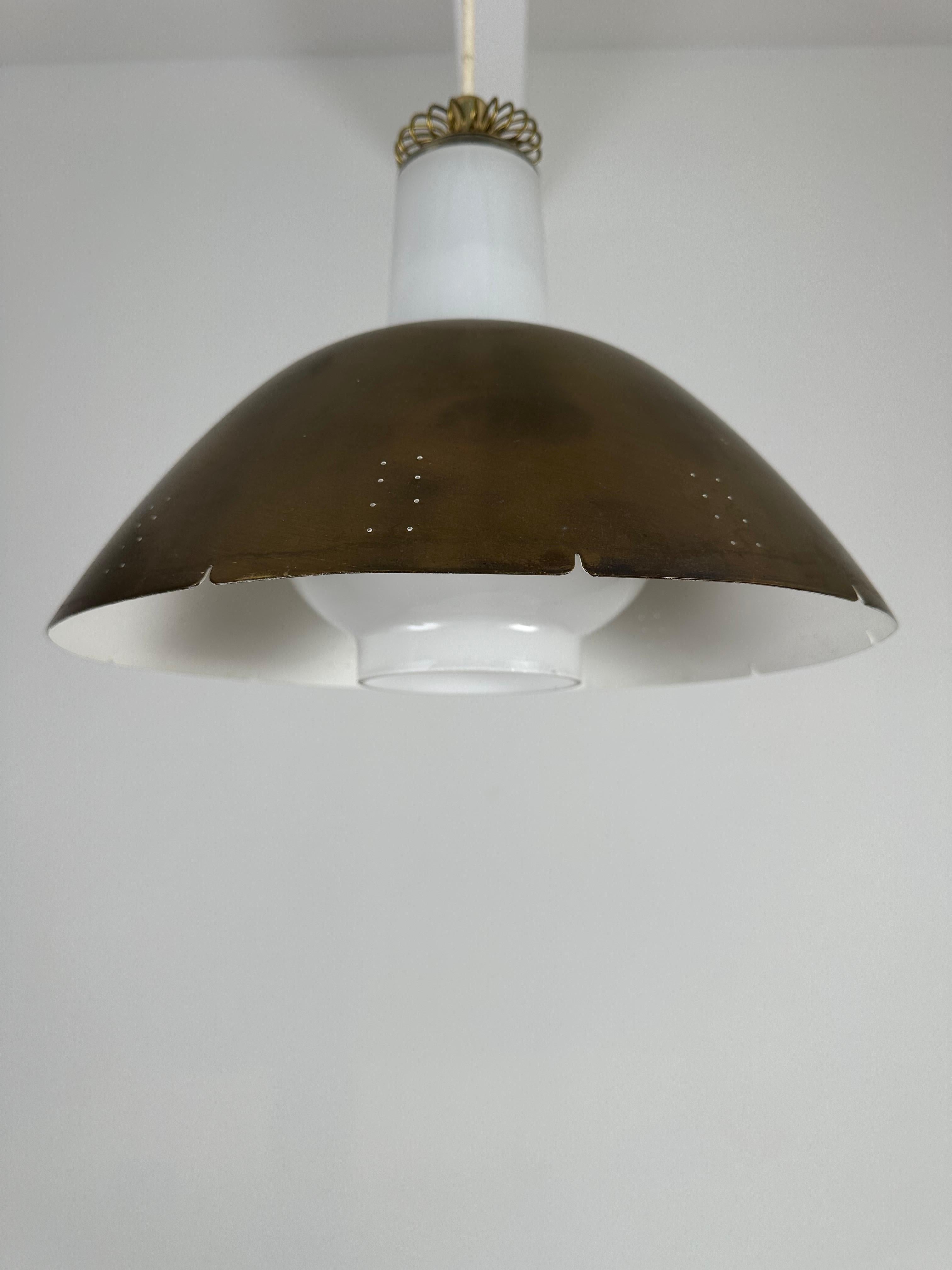 Metà XX secolo Lampada da soffitto Paavo Tynell modello K2-20 del 1950 in vendita