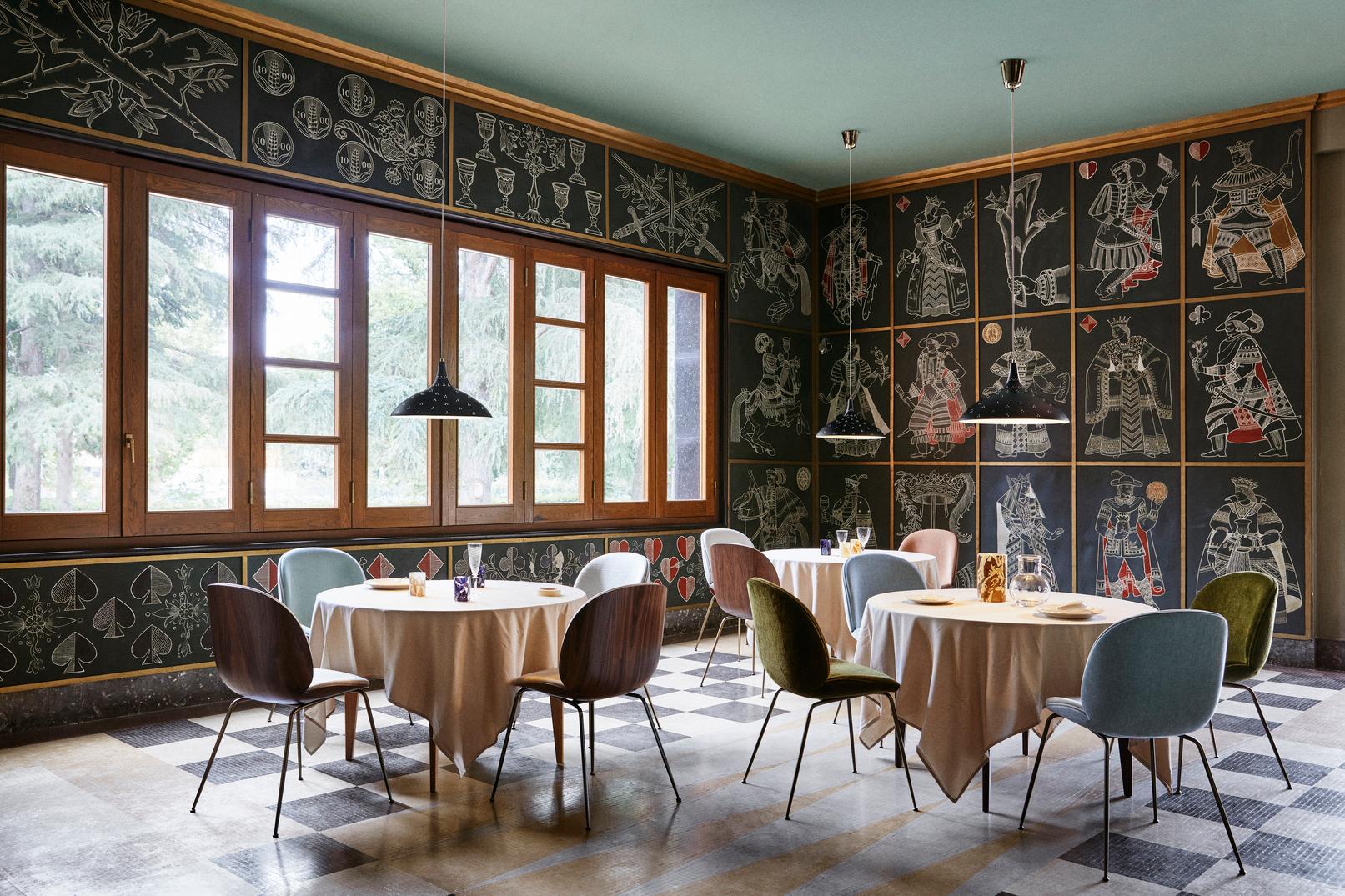 Mid-Century moderno Paavo Tynell 1965 Ciondolo nero per Gubi in vendita