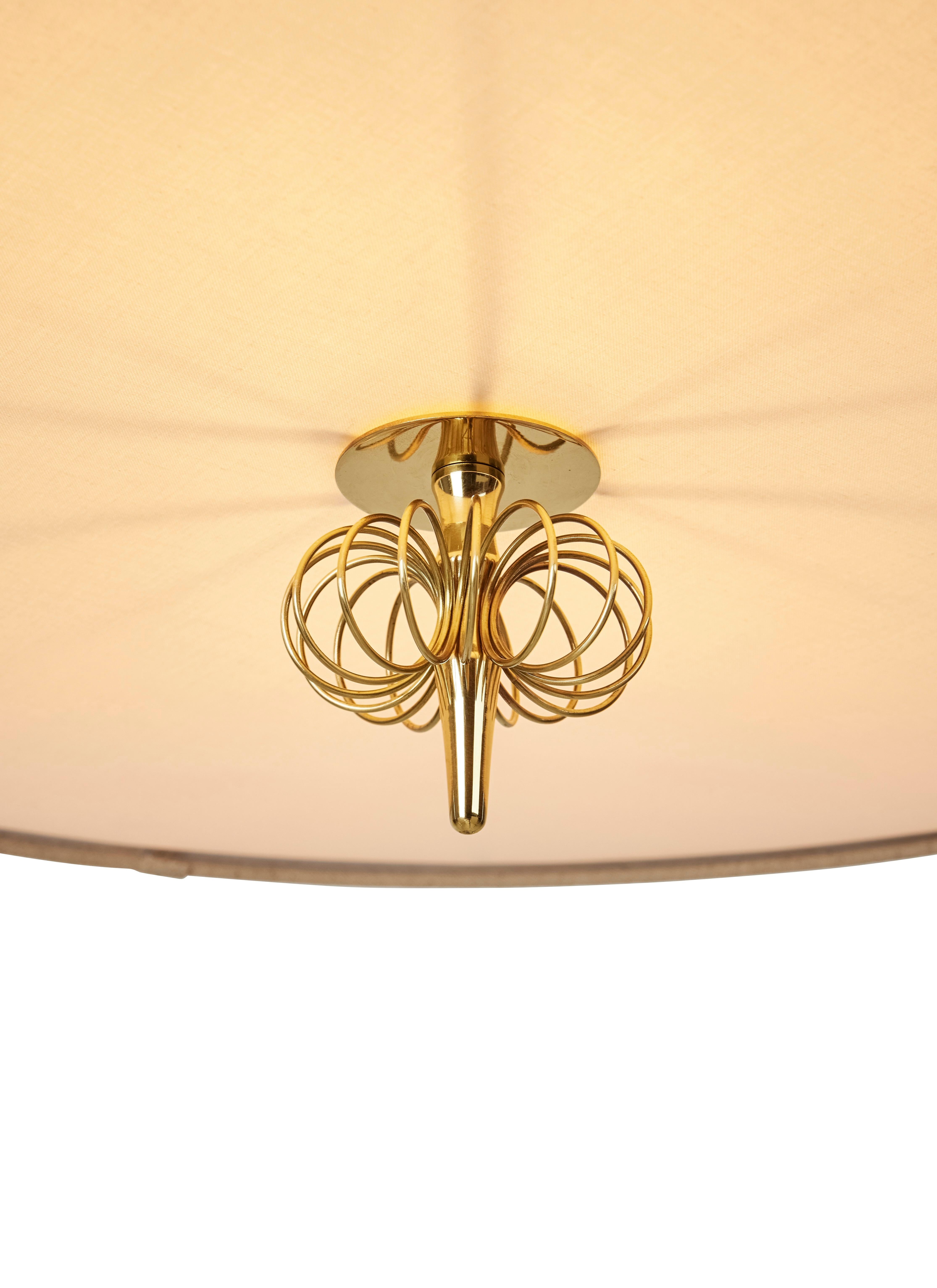 Mid-Century moderno Lampada a sospensione a contrappeso in ottone 'A1967' di Paavo Tynell per Gubi in vendita