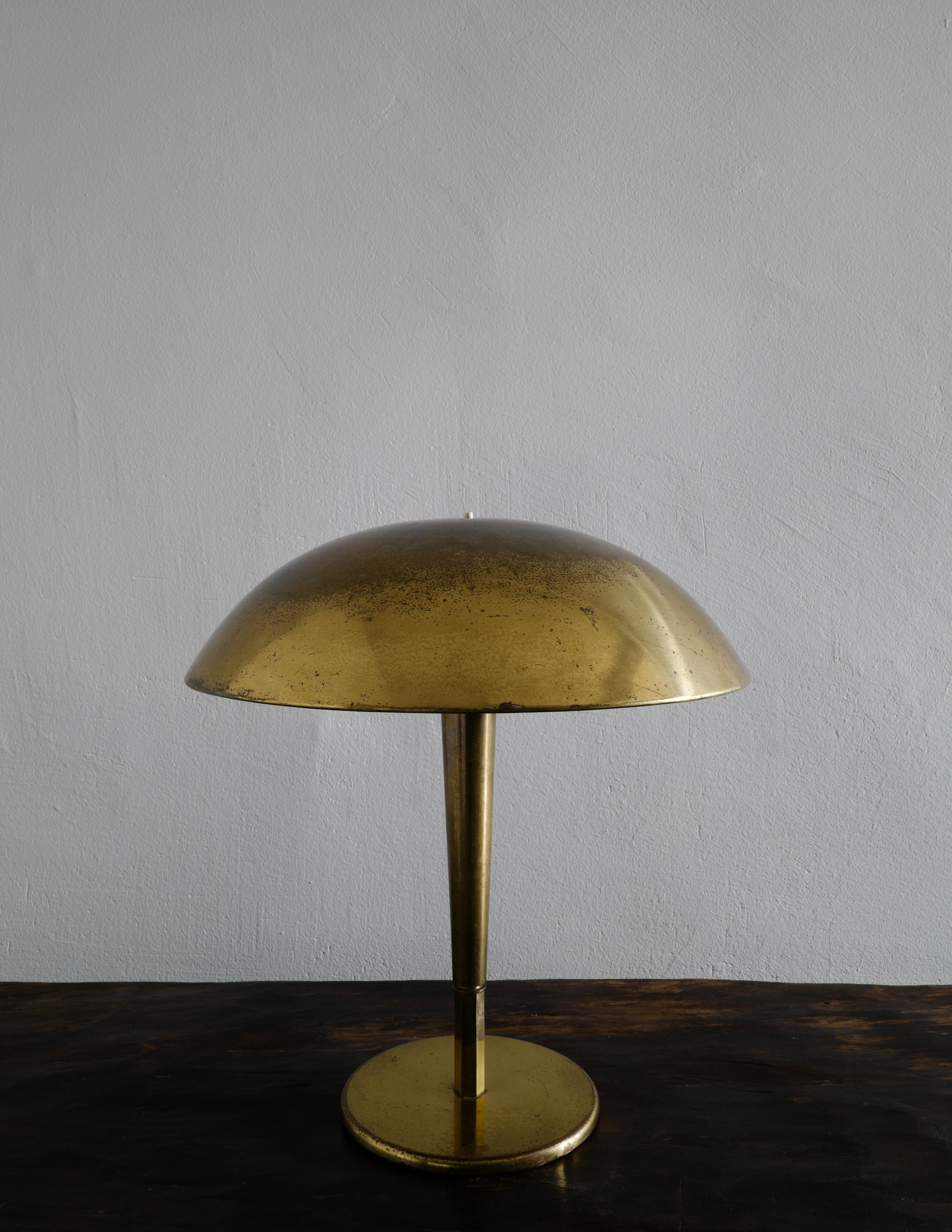 Very rare table desk lamp in brass model 