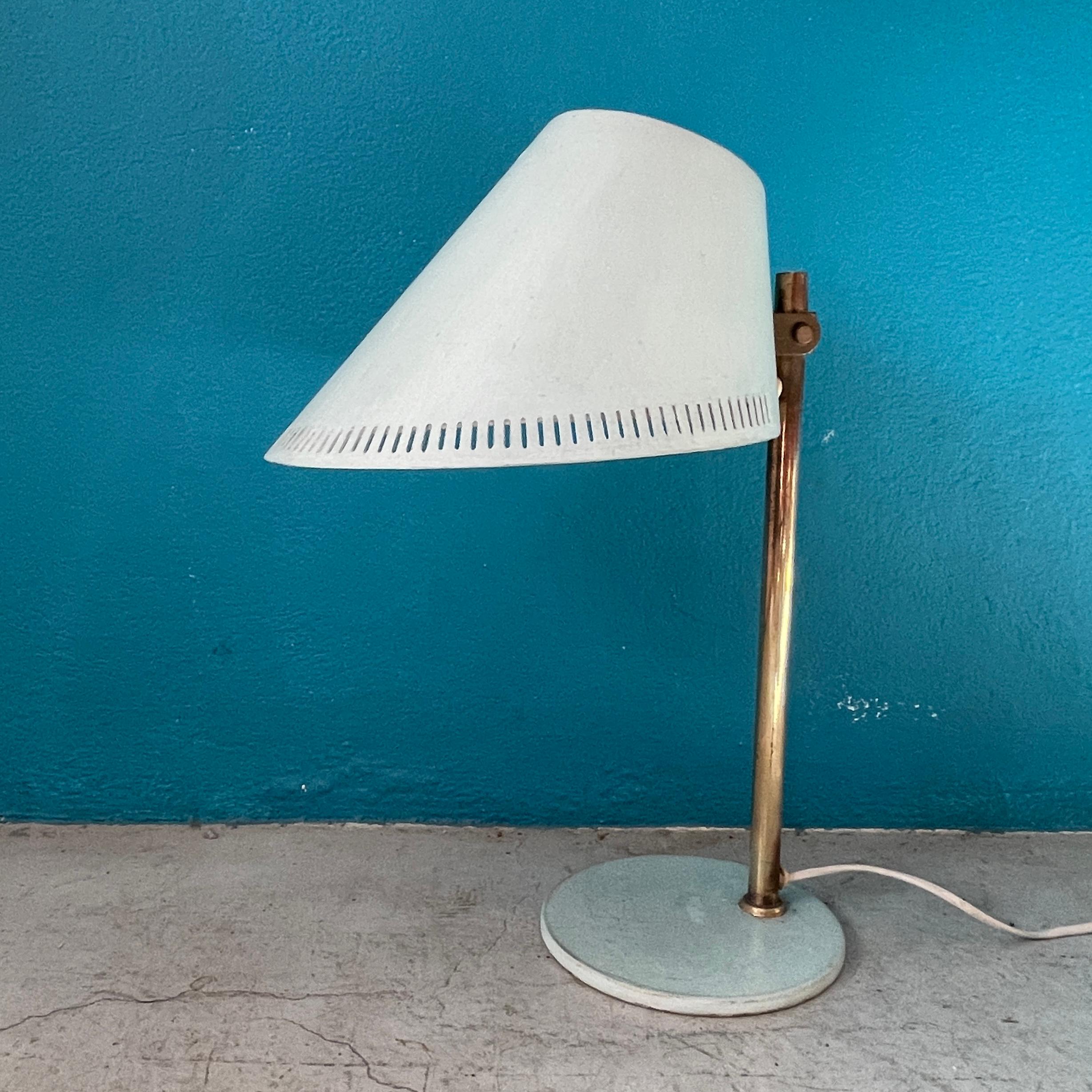 Mid-Century Modern Paavo Tynell 9227 Table Lamp for TAITO / Idman Finland, 1950's For Sale