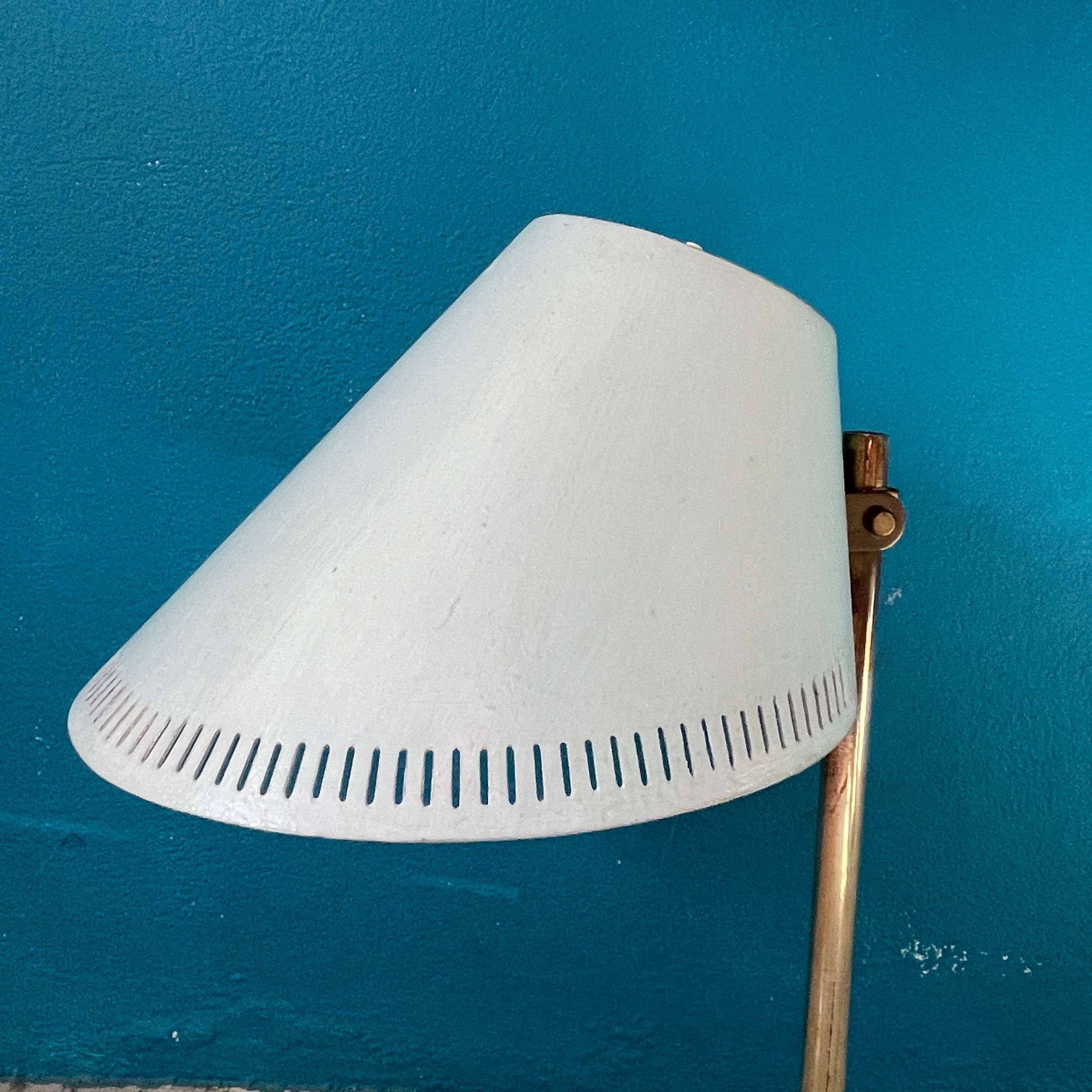 Finnish Paavo Tynell 9227 Table Lamp for TAITO / Idman Finland, 1950's For Sale
