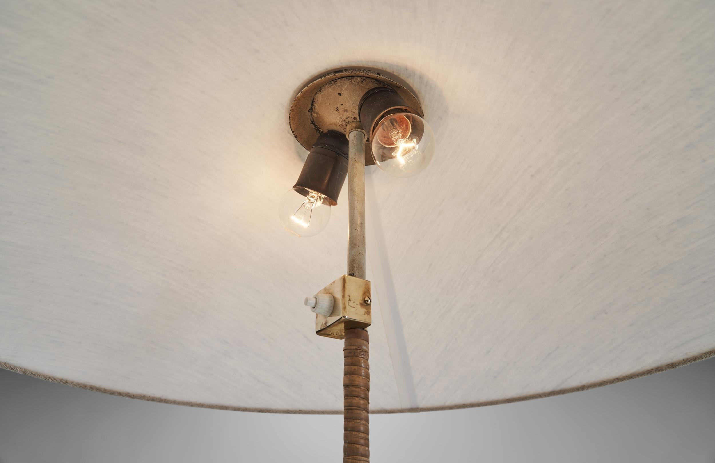 Stehlampe „9602“ aus Messing von Paavo Tynell für Taito Oy, Finnland, 1950er Jahre im Angebot 5