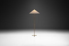 Lampada da terra in ottone "9602" di Paavo Tynell per Taito Oy, Finlandia, anni '50