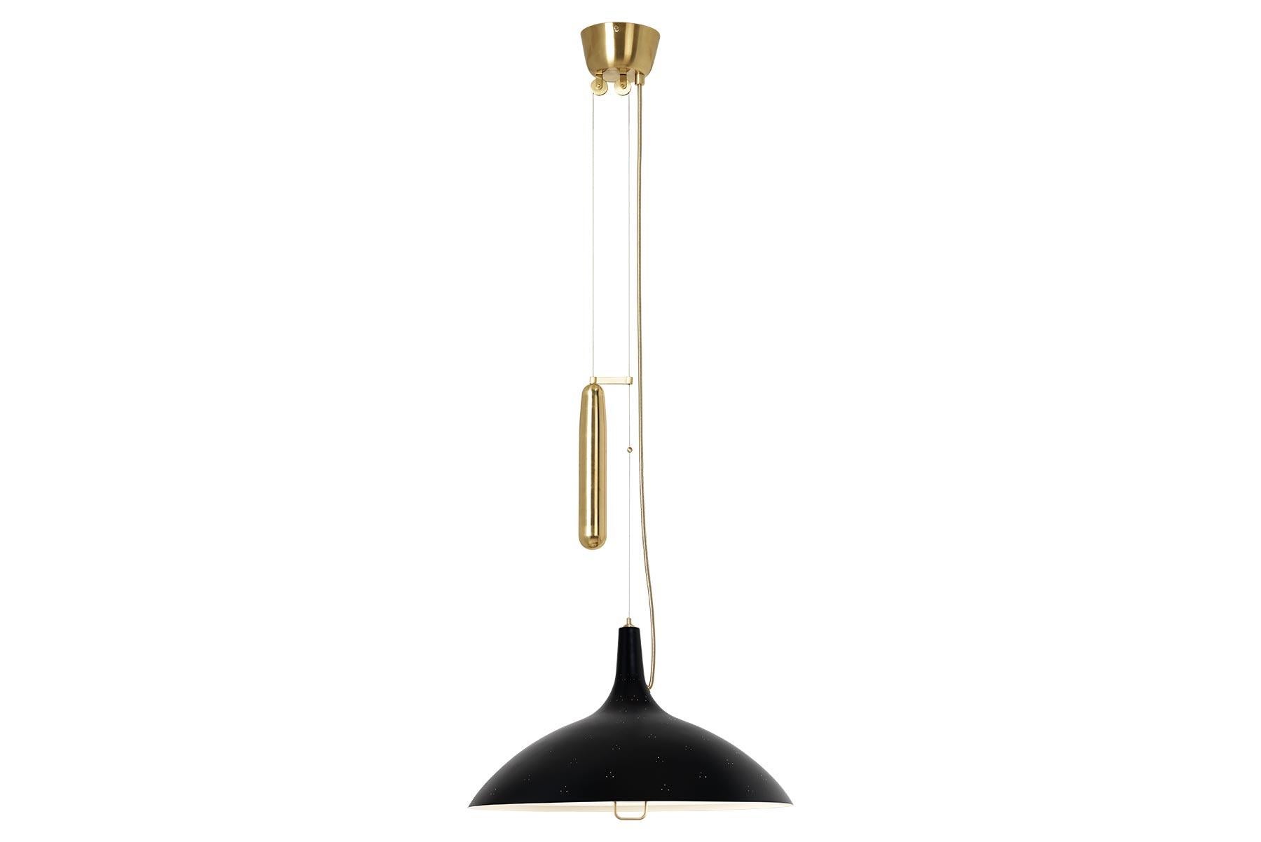 Mid-Century Modern Lampe suspendue Paavo Tynell A1965, entièrement en laiton - version EUR en vente