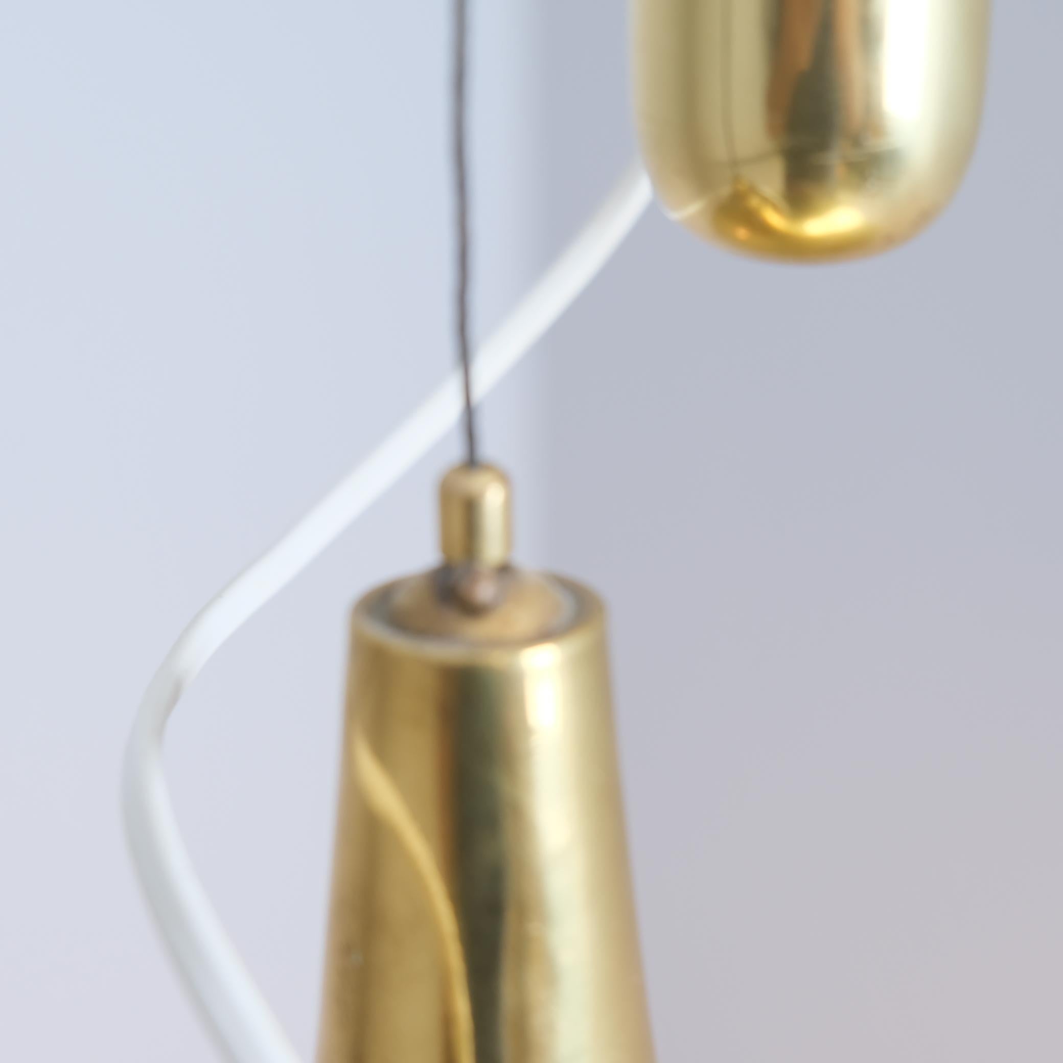 Lampada da soffitto regolabile Paavo Tynell Modello A1965 in ottone traforato Taito 1950s in vendita 7
