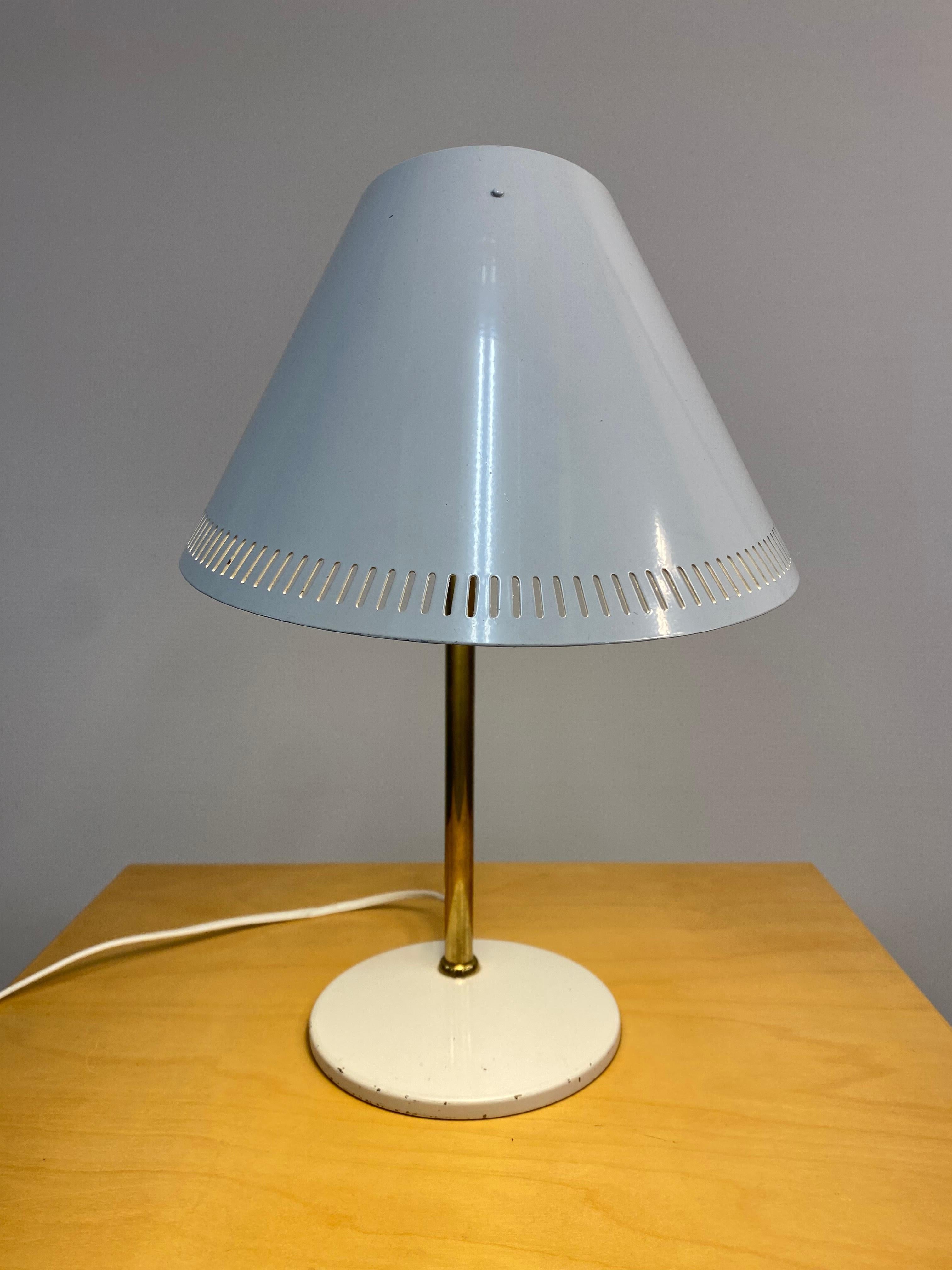 Finnish Paavo Tynell Adjustable Table Lamp Model 9227 by Taito & Idman For Sale