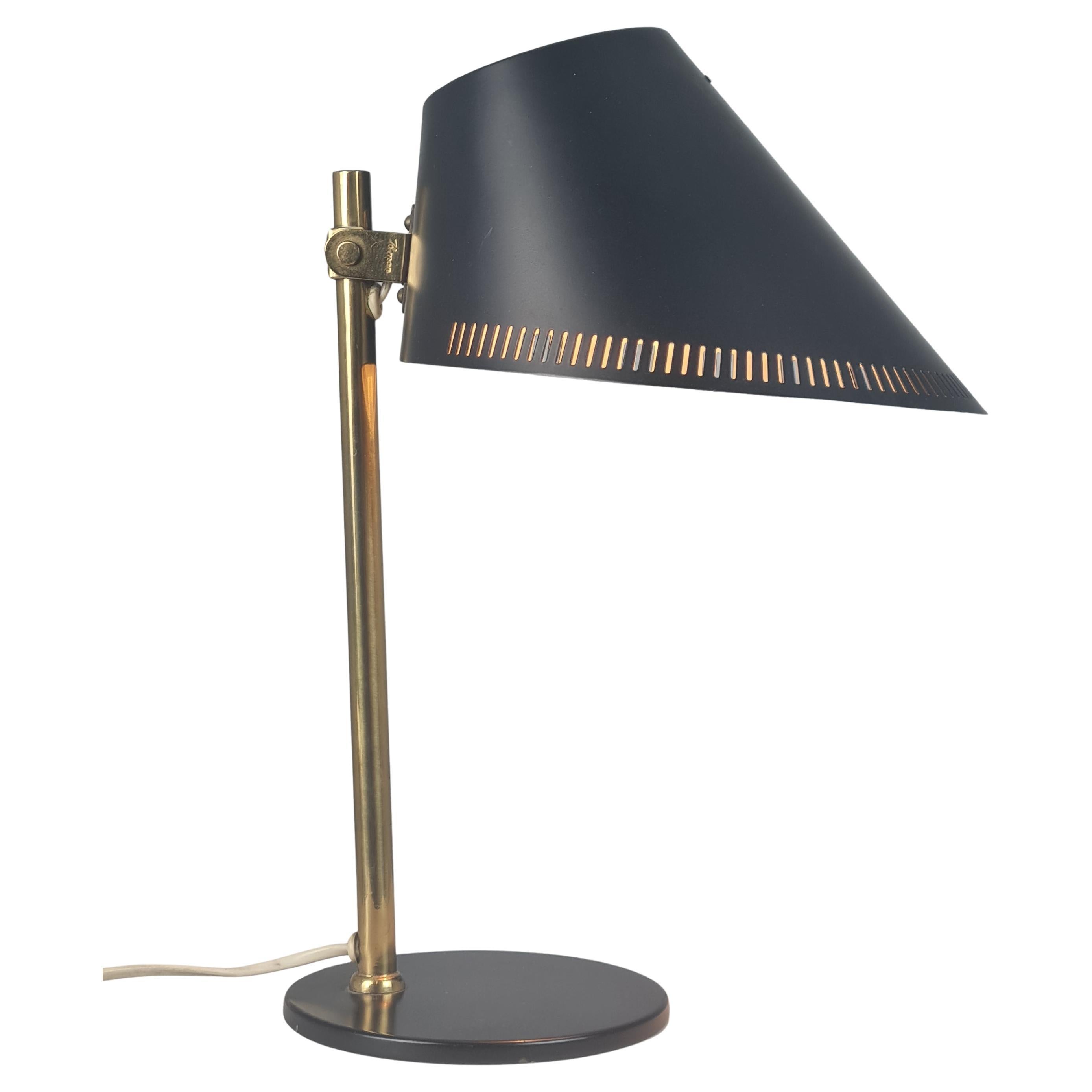 Lampe de table réglable Paavo Tynell modèle 9227 en noir et laiton Taito-idman années 1950