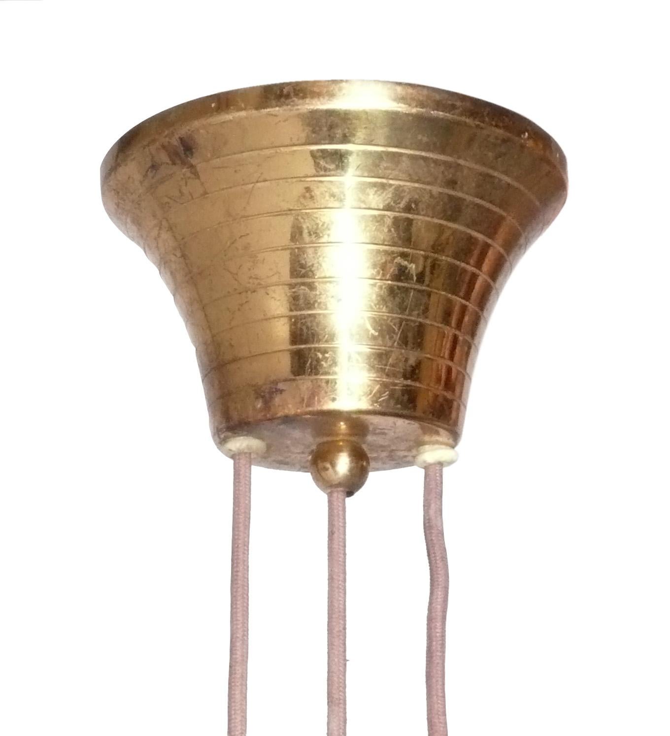 Finlandais Paavo Tynell Lustre à contrepoids en laiton attribué Modernité danoise du milieu du siècle dernier en vente