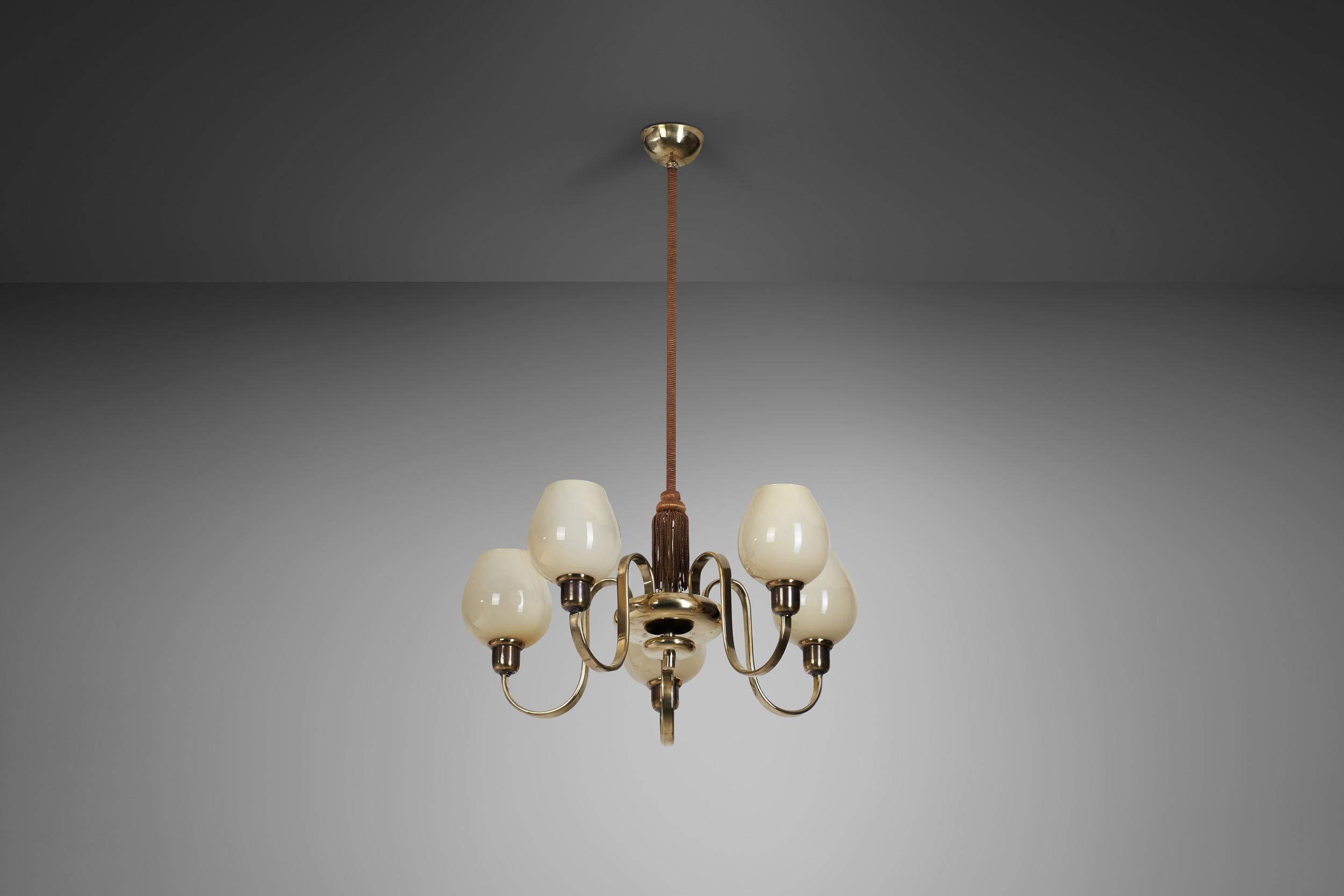 Paavo Tynell Brass Chandelier for Oy Taito AB, Finland, 1930s For Sale 1