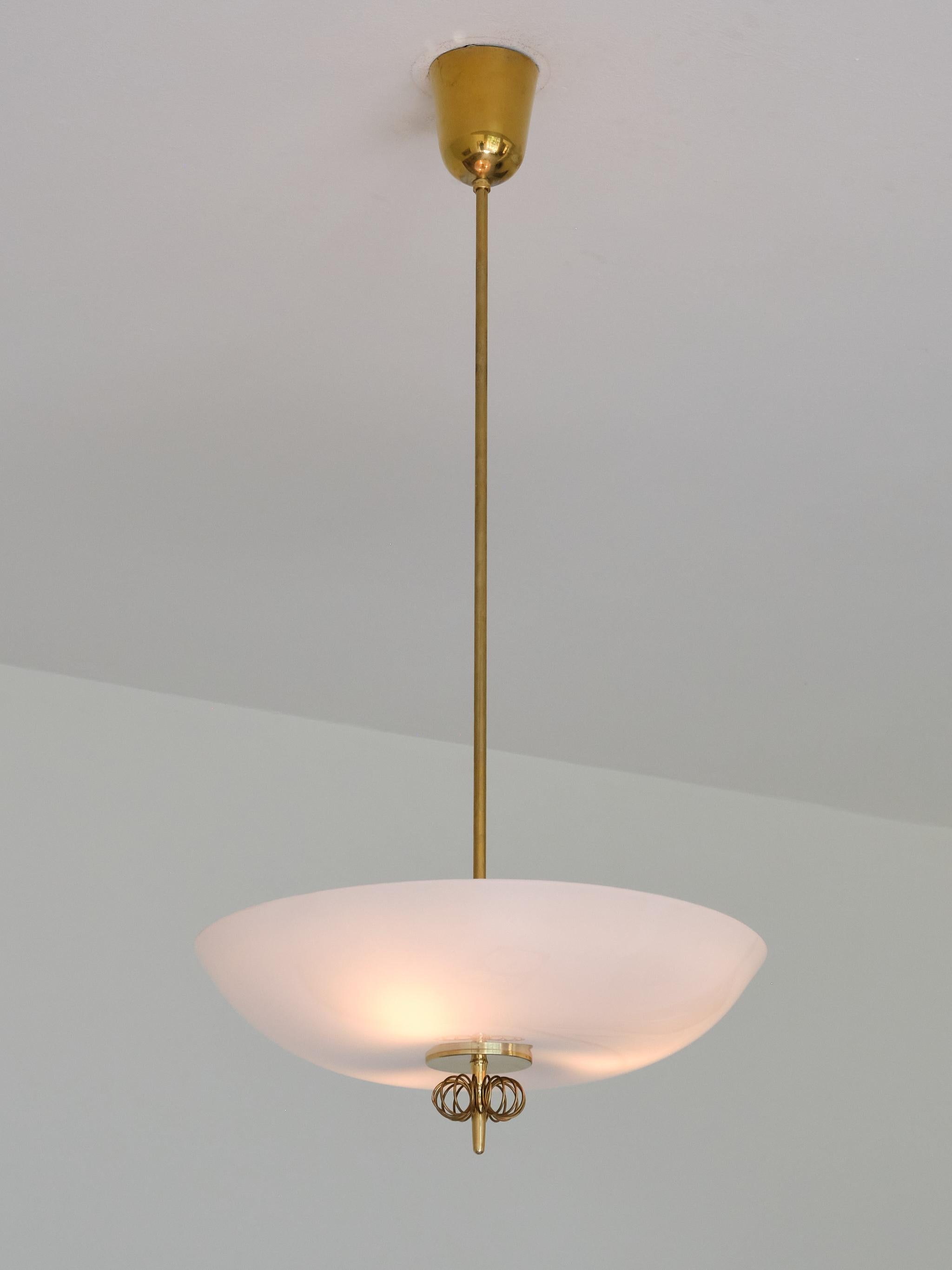 Paavo Tynell Brass Pendant Ceiling Light, Model 1088, Taito, Finland, 1940s For Sale 3