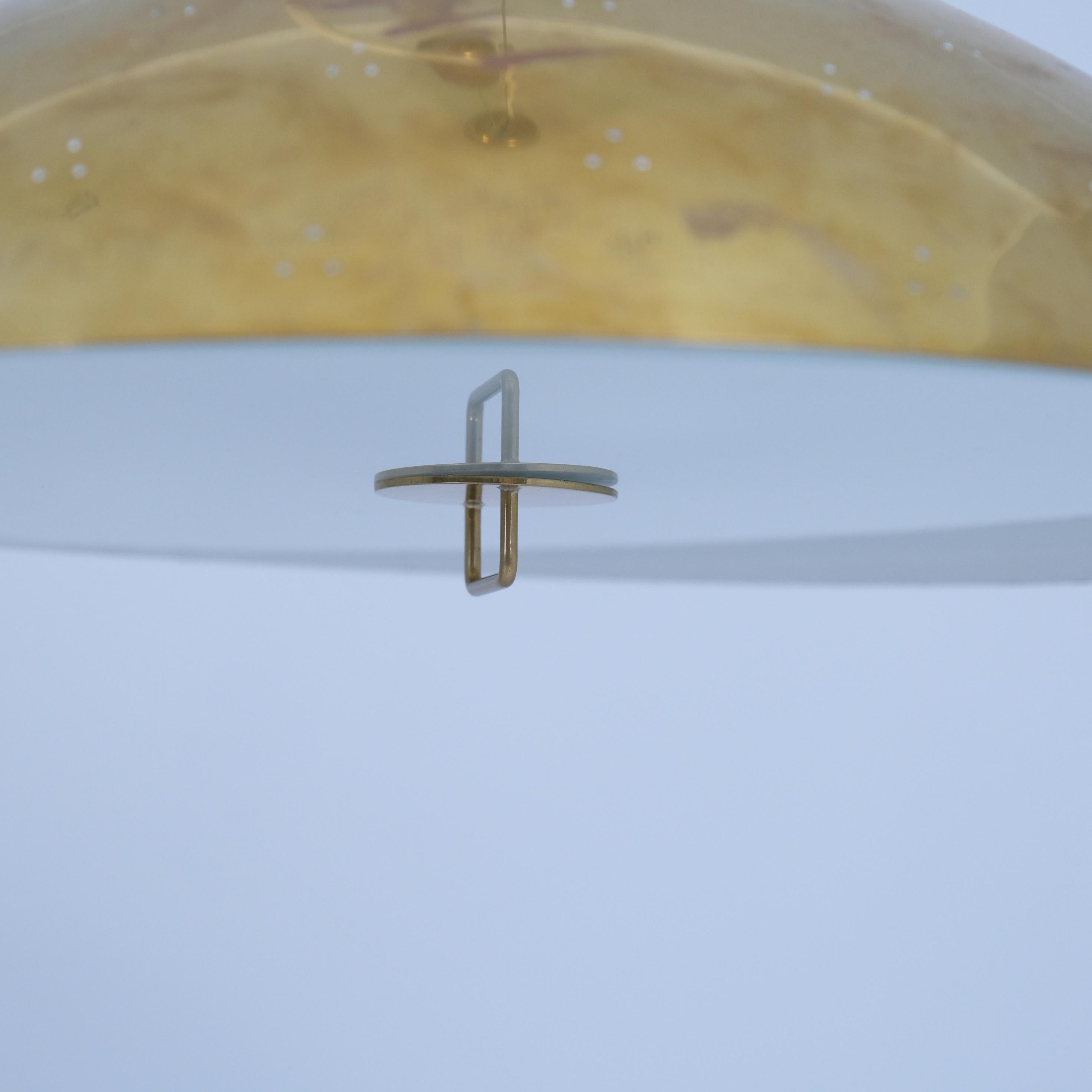 Finlandese Lampada da soffitto regolabile traforata in ottone Paavo Tynell Model A1965, Idman 1950s in vendita