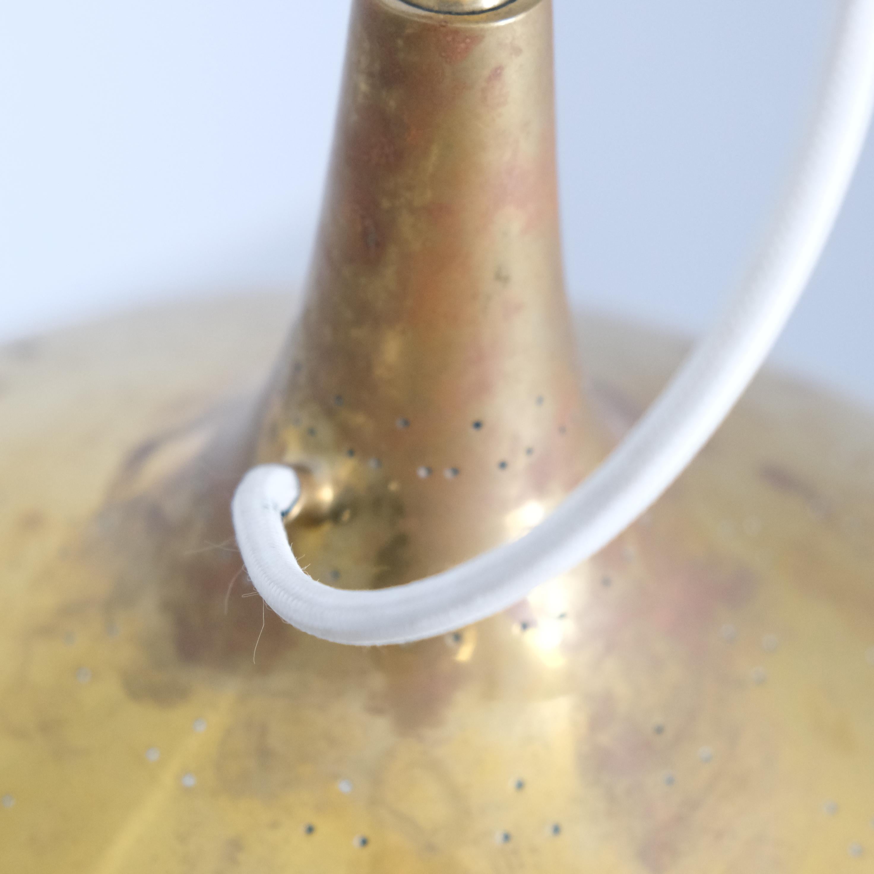 Ottone Lampada da soffitto regolabile traforata in ottone Paavo Tynell Model A1965, Idman 1950s in vendita