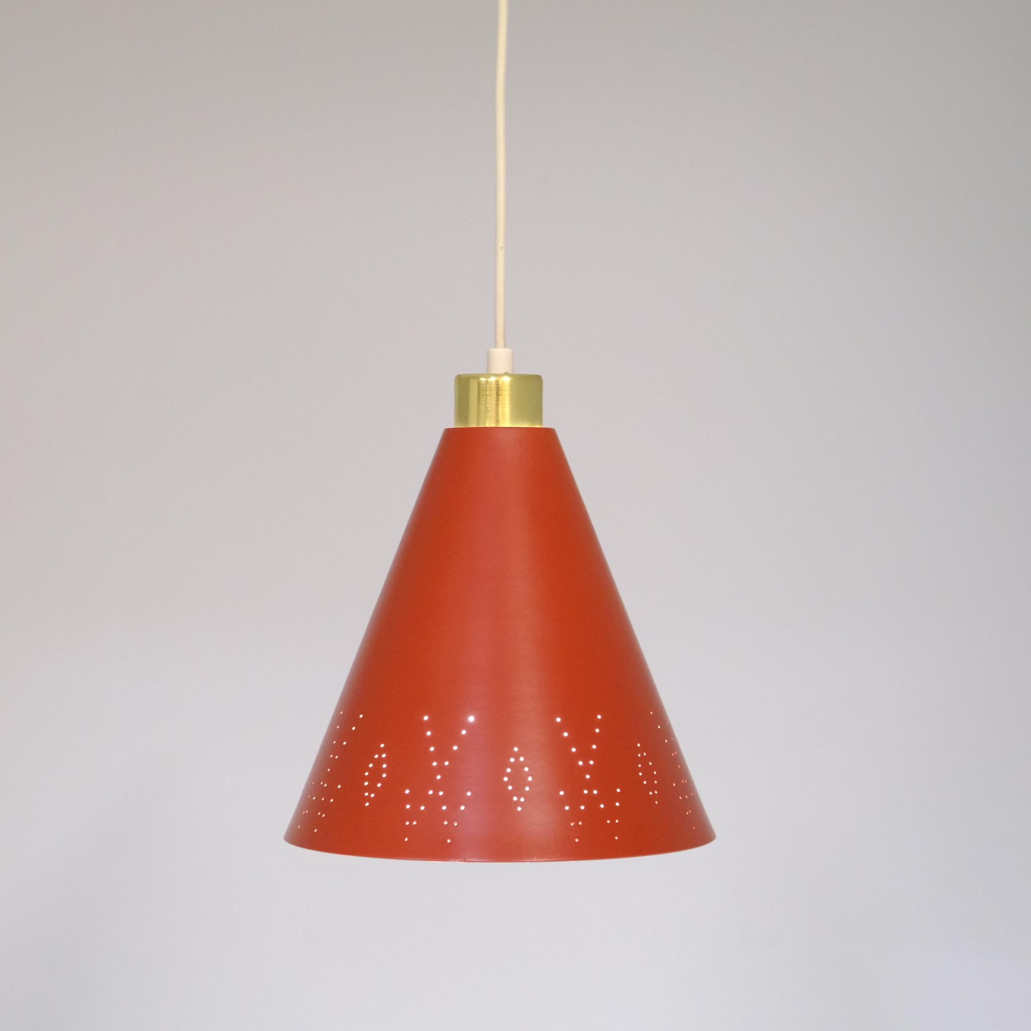 Paavo Tynell Brass & Perforated Red Metal Ceiling Lamp Model K2-58, Idman 1950s For Sale 4