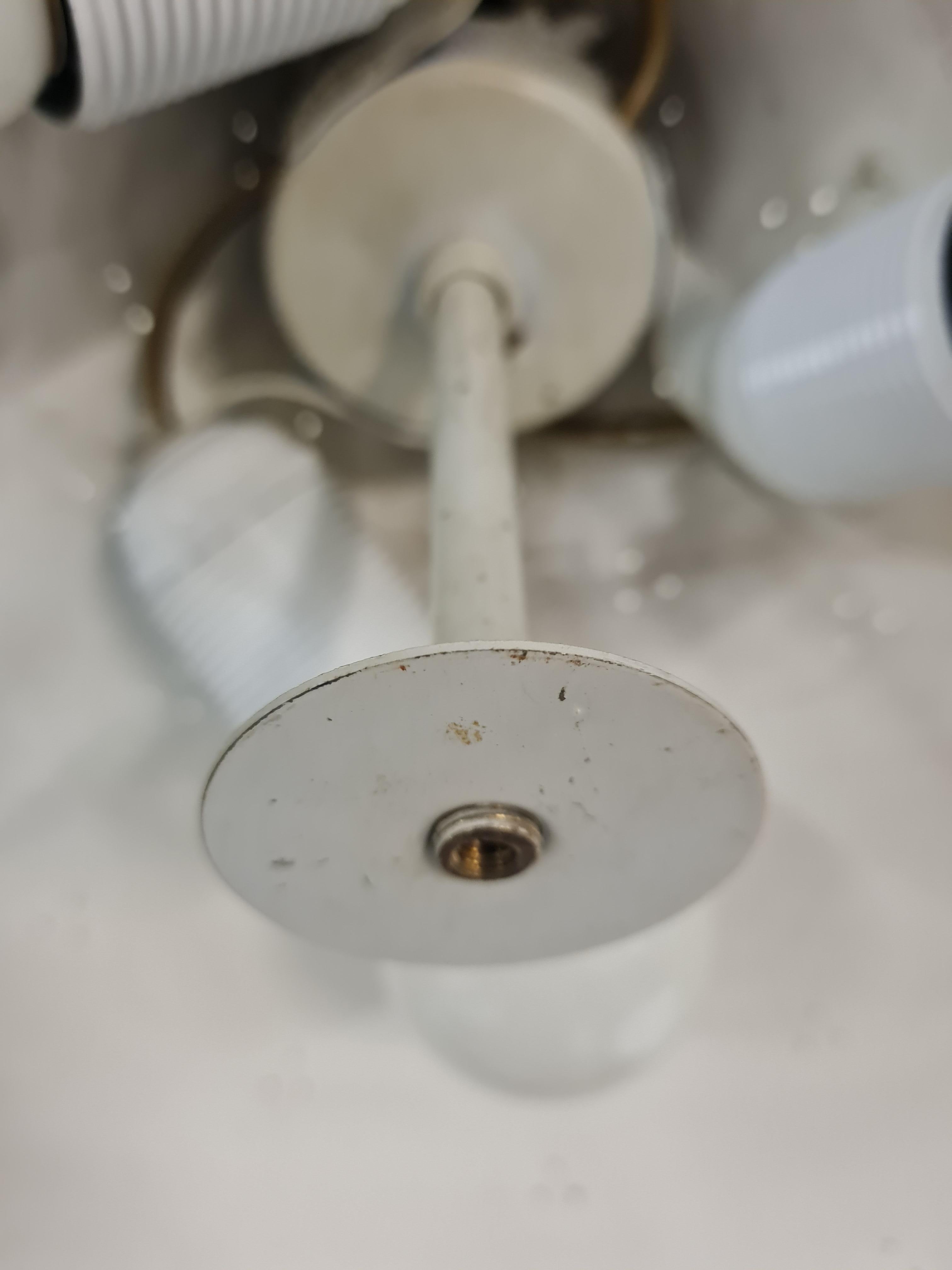 Lampada da soffitto regolabile in ottone Paavo Tynell Modello 1965, Taito 1950s in vendita 5