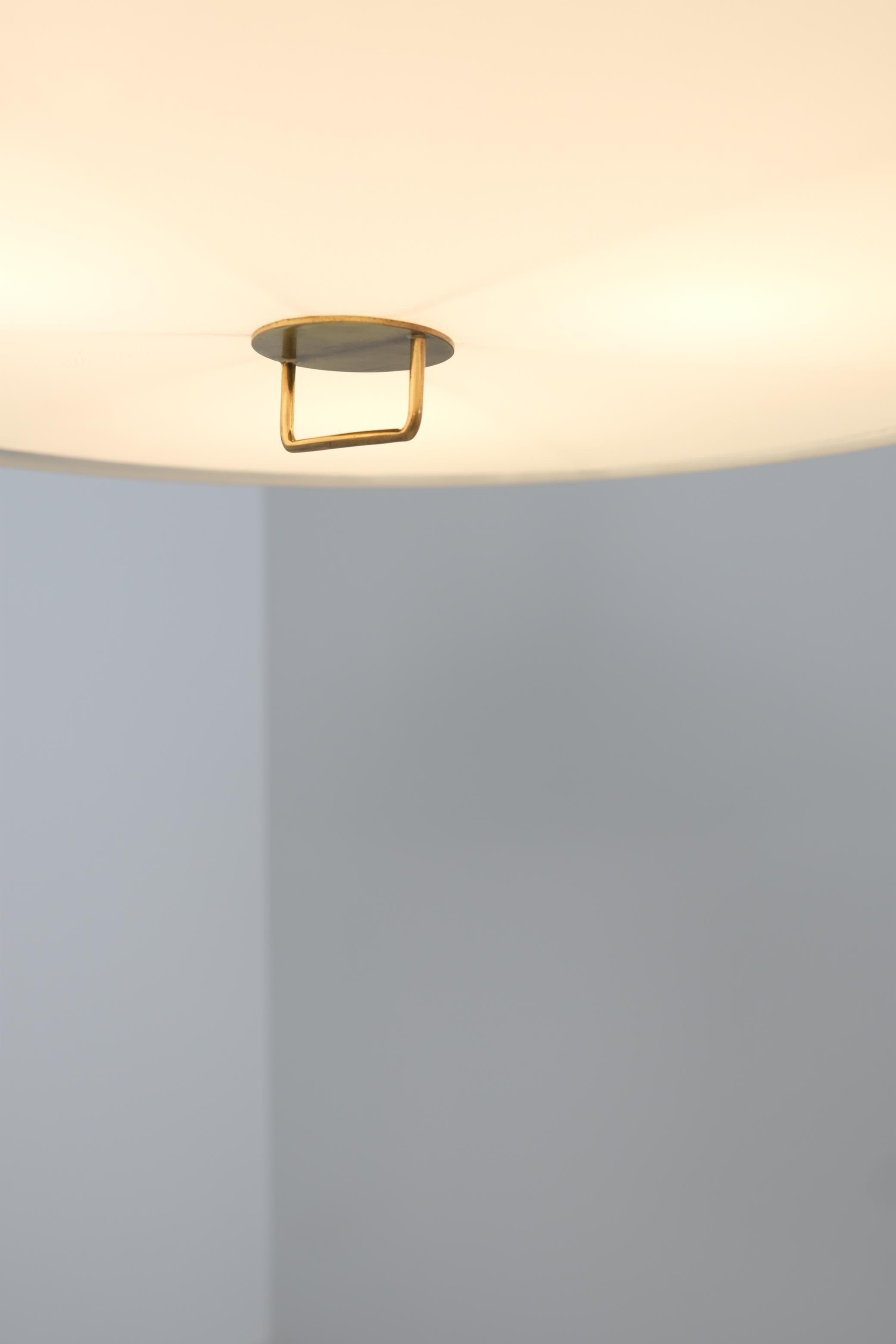 Lampada da soffitto regolabile in ottone Paavo Tynell Modello 1965, Taito 1950s in vendita 1