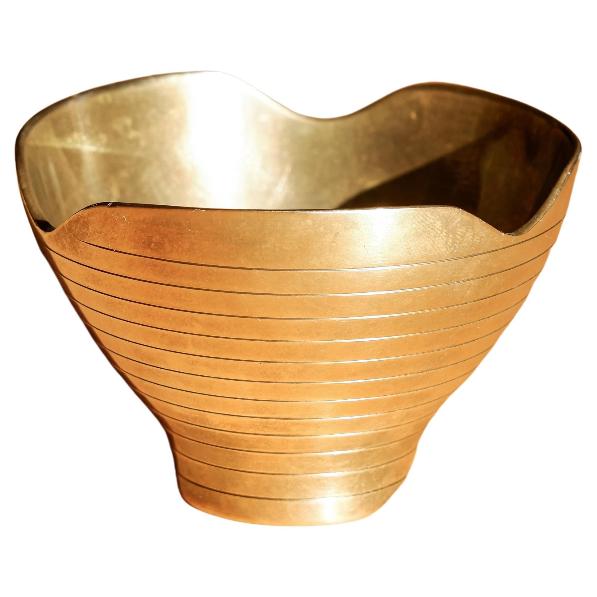 Paavo Tynell, brass vase made by Taito, circa 1940. For Sale