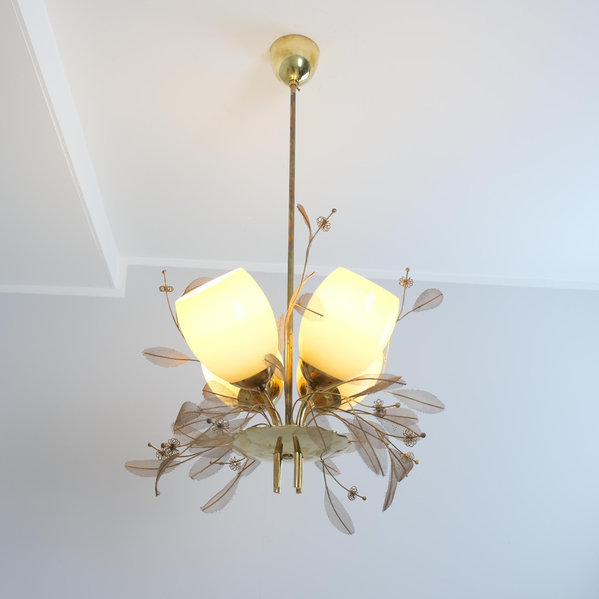 Mid-Century Modern Paavo Tynell Lustre Bouquet de mariée Modèle 9029/4, laiton et verre, Taito années 1950 en vente