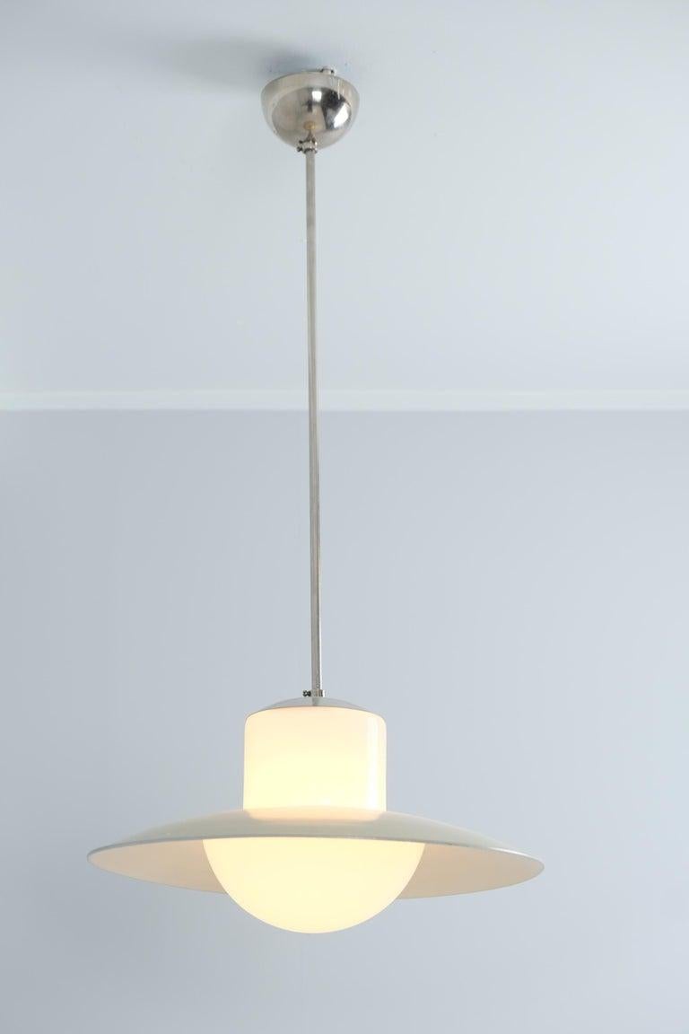 Lampada da soffitto Paavo Tynell, metallo cromato, paralume dipinto e vetro opalino, anni '50 in vendita 5