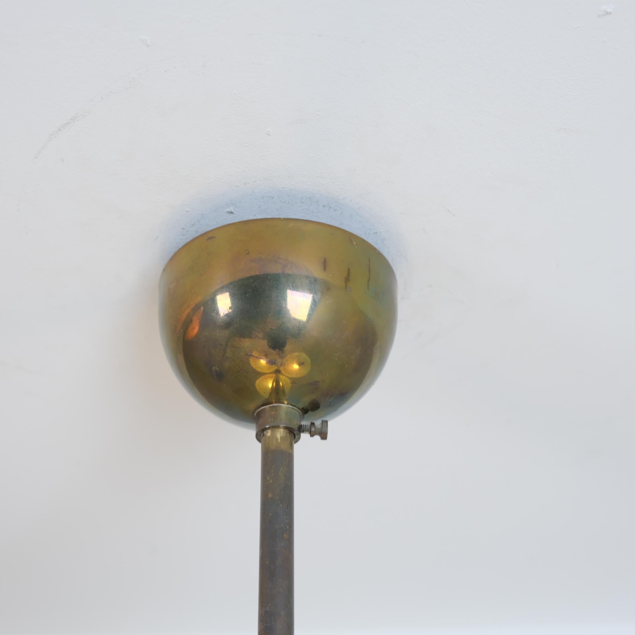 Ottone Lampada da soffitto Paavo Tynell modello 1507, vetro verde e ottone, Taito 1930 in vendita