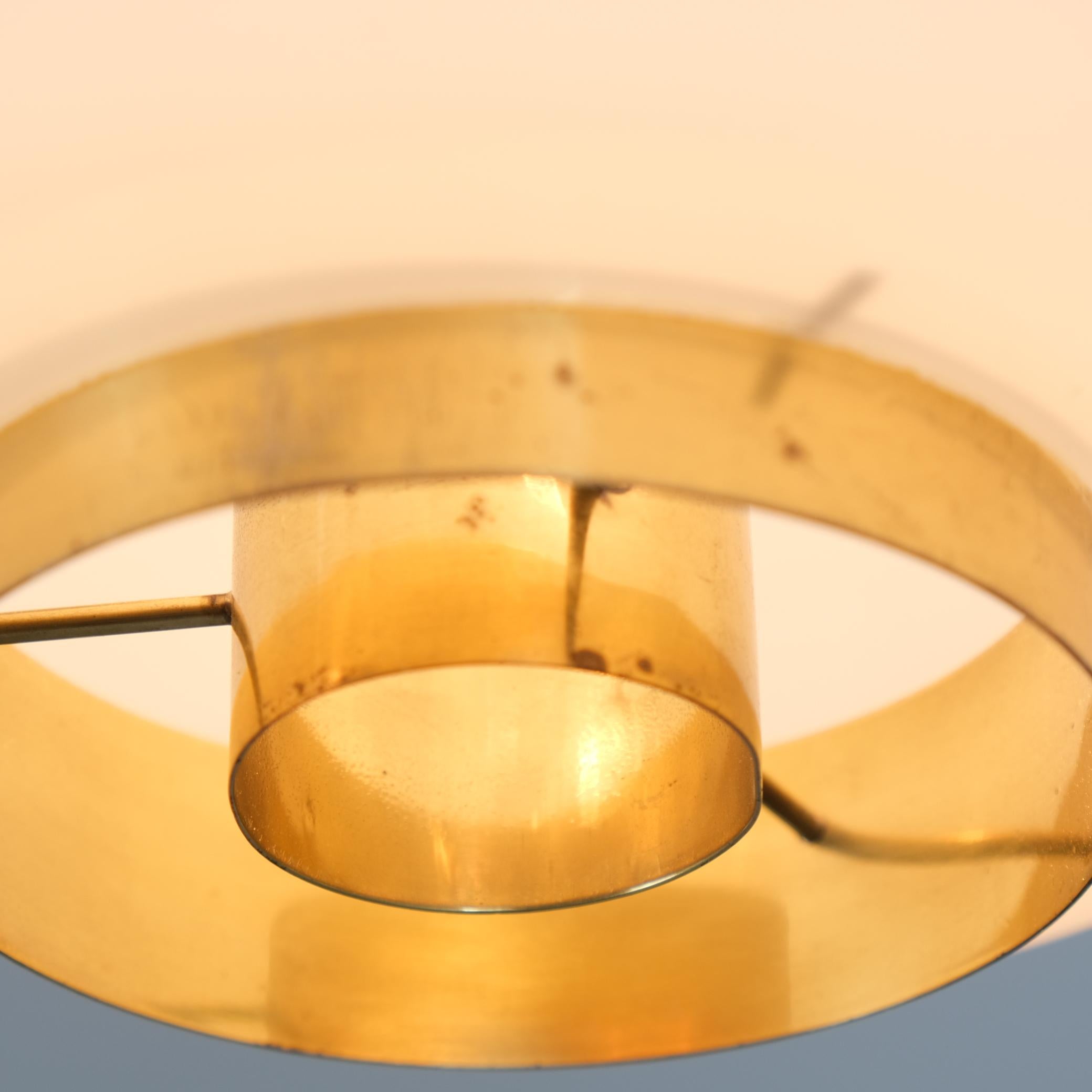 Lampada da soffitto Paavo Tynell Model A 2-10 in ottone e vetro opalino, Idman 1950s in vendita 2
