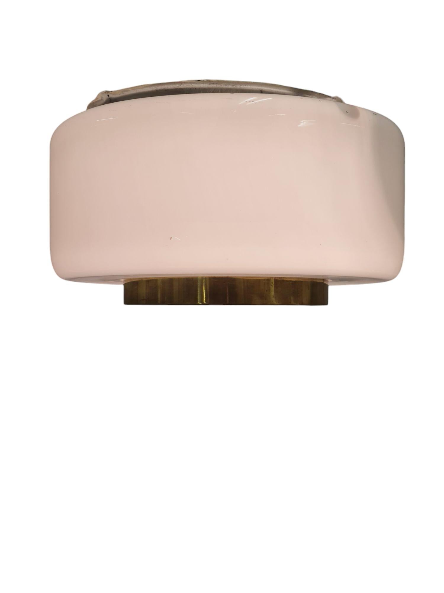 Finlandese Lampada da soffitto Paavo Tynell Model A 2-7 in ottone e vetro opalino, Idman 1950s in vendita