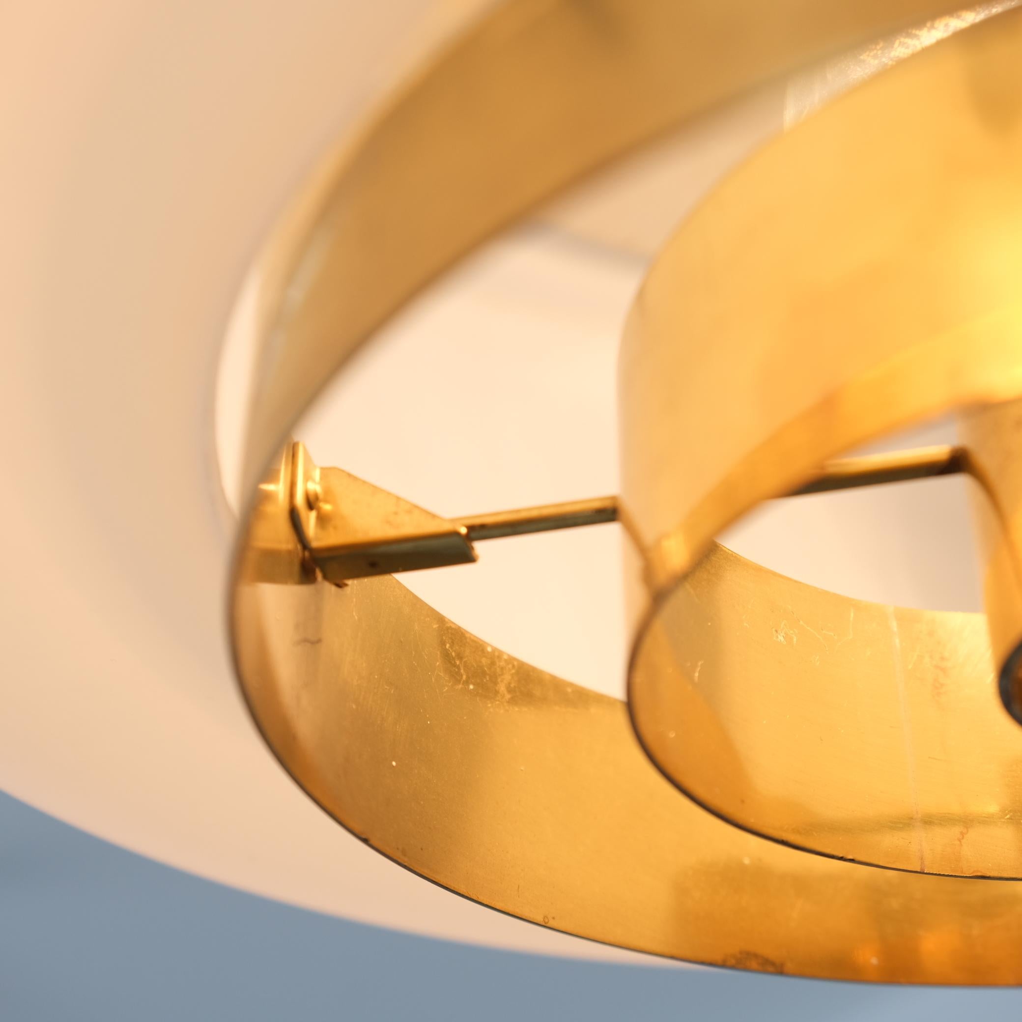 Lampada da soffitto Paavo Tynell Model A 2-7 in ottone e vetro opalino, Idman 1950s in vendita 1
