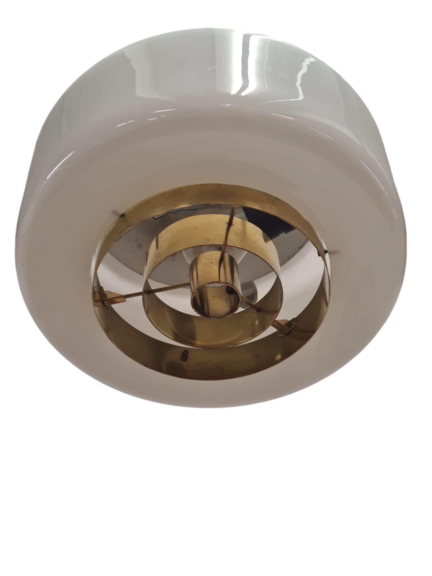 Lampada da soffitto Paavo Tynell Model A 2-7 in ottone e vetro opalino, Idman 1950s in vendita 2