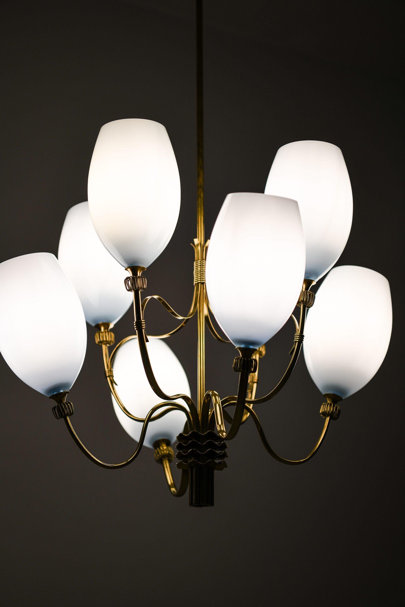 Lampade da soffitto Paavo Tynell prodotte da Taito Oy in Finlandia in vendita 1