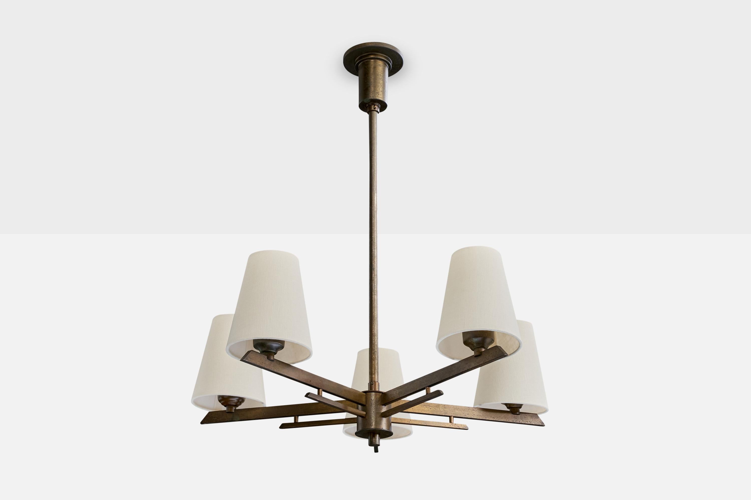 A brass and white fabric chandelier designed by Paavo Tynell and produced by Taito, Finland, c. 1940s.

Overall Dimensions (inches): 28.25