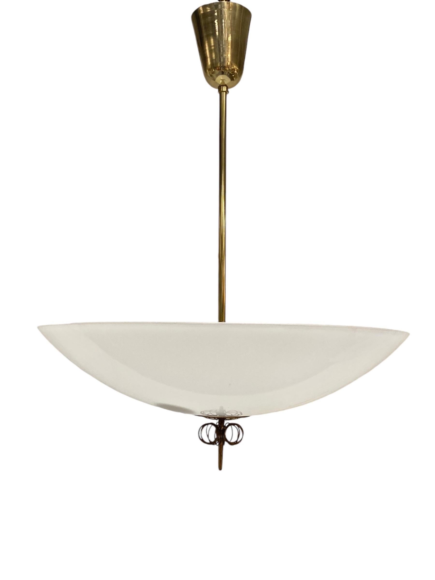 Lustre Paavo Tynell en laiton et verre Modèle n°. 1088, Idman 1950s Bon état - En vente à Helsinki, FI