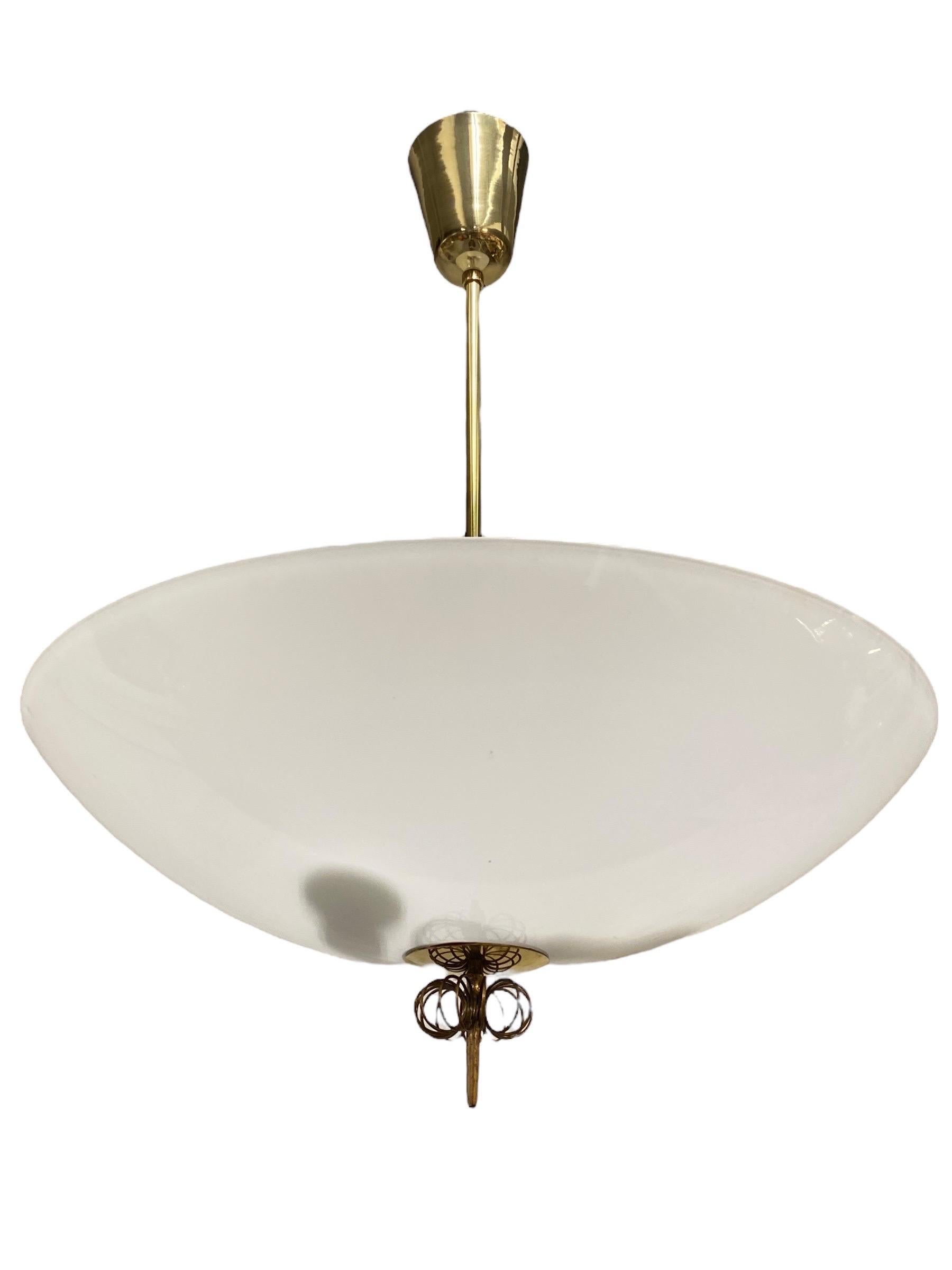 Laiton Lustre Paavo Tynell en laiton et verre Modèle n°. 1088, Idman 1950s en vente