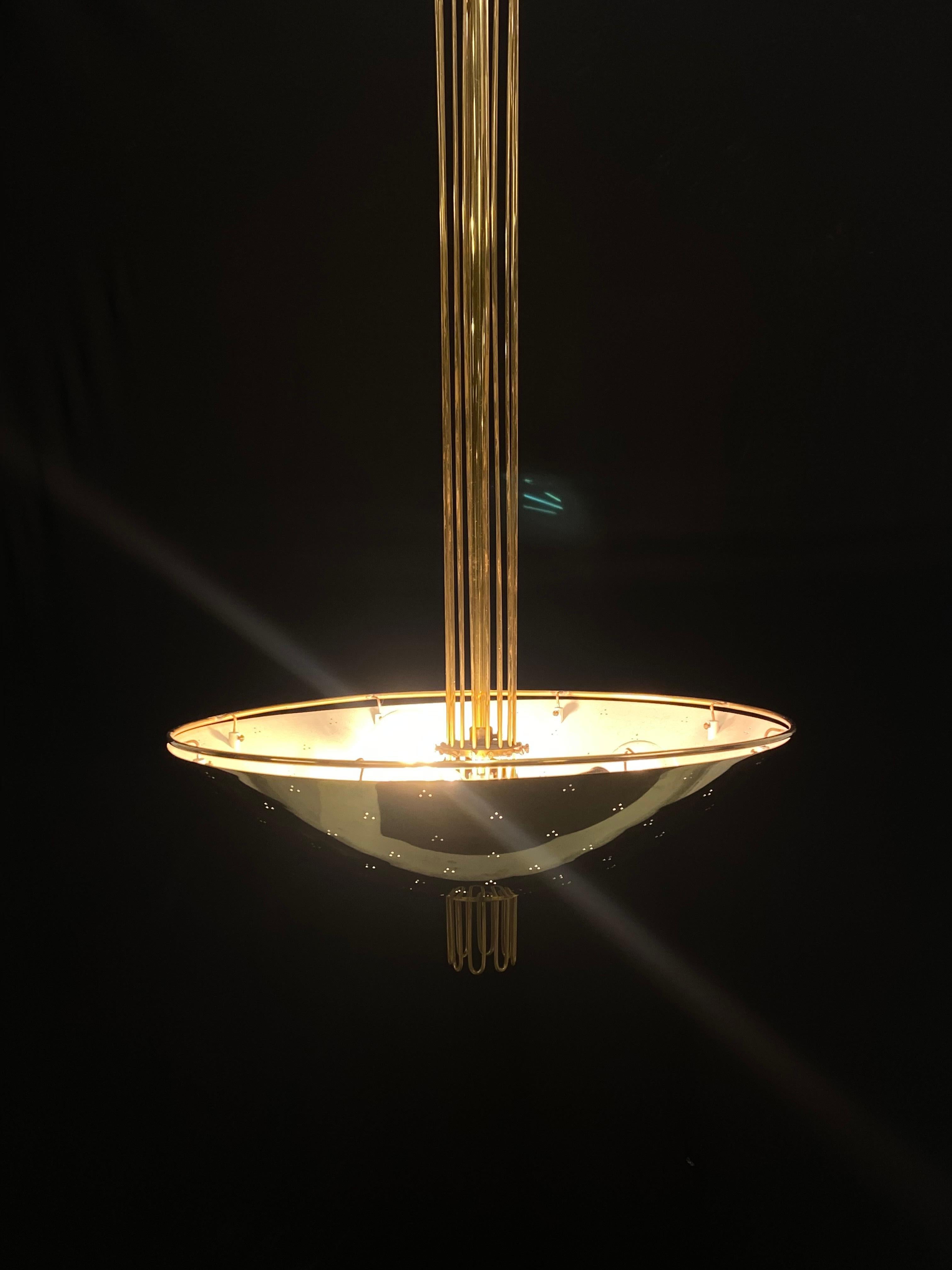 Paavo Tynell Chandelier In Brass, Taito Oy In Good Condition For Sale In Helsinki, FI