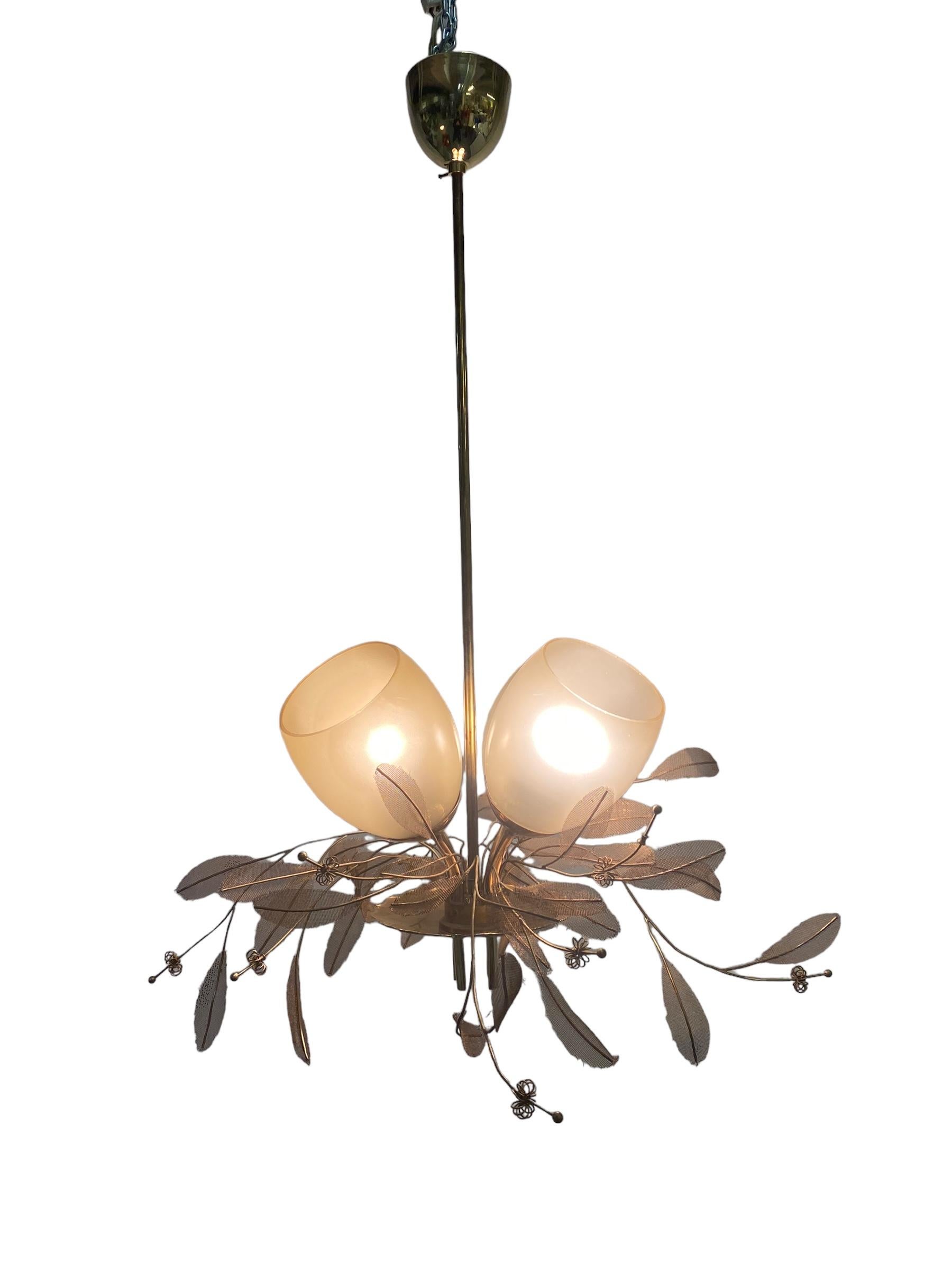 Paavo Tynell Chandelier model 9029/4, Taito Oy 1950s In Good Condition For Sale In Helsinki, FI