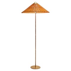 Chinesische Hut-Stehlampe 9602 von Paavo Tynell, Messing & Rattan, Taito 1940er Jahre
