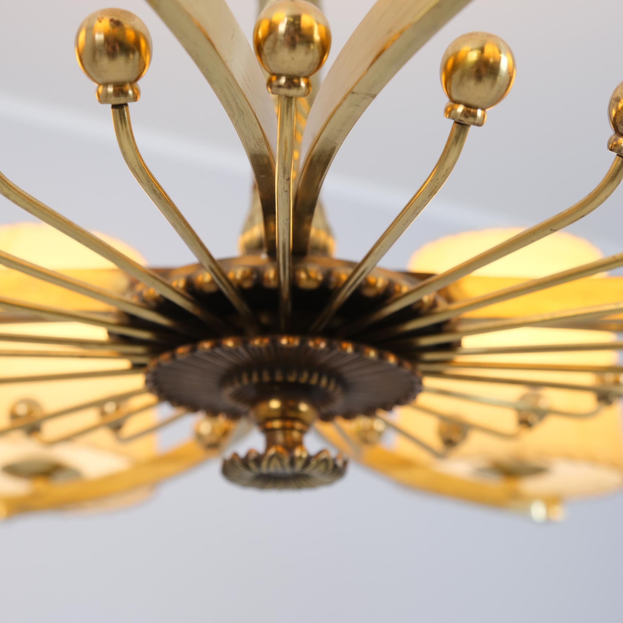 Metà XX secolo Lampada da soffitto su commissione di Paavo Tynell, ottone, bronzo e pergamena, Taito 1930 in vendita