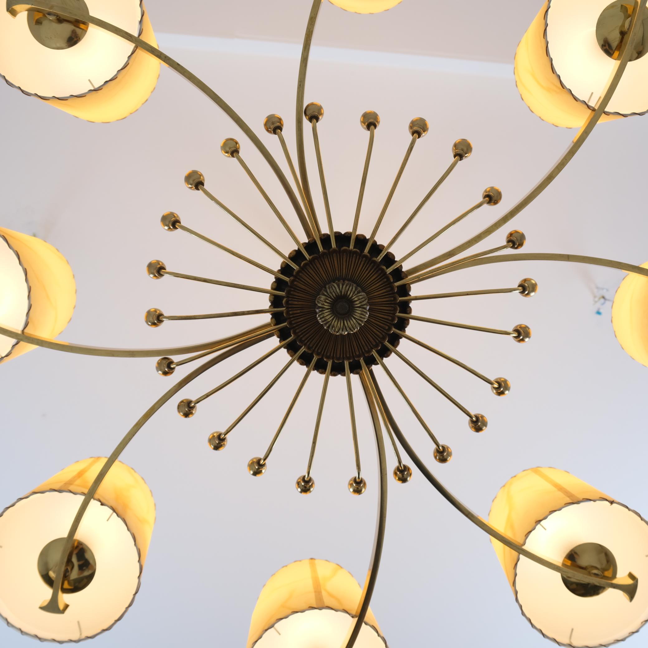 Lampada da soffitto su commissione di Paavo Tynell, ottone, bronzo e pergamena, Taito 1930 in vendita 5