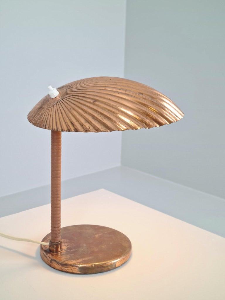 Paavo Tynell Copper Sea Shell Table Lamp Model 5321, Taito Oy 1940s For Sale 4