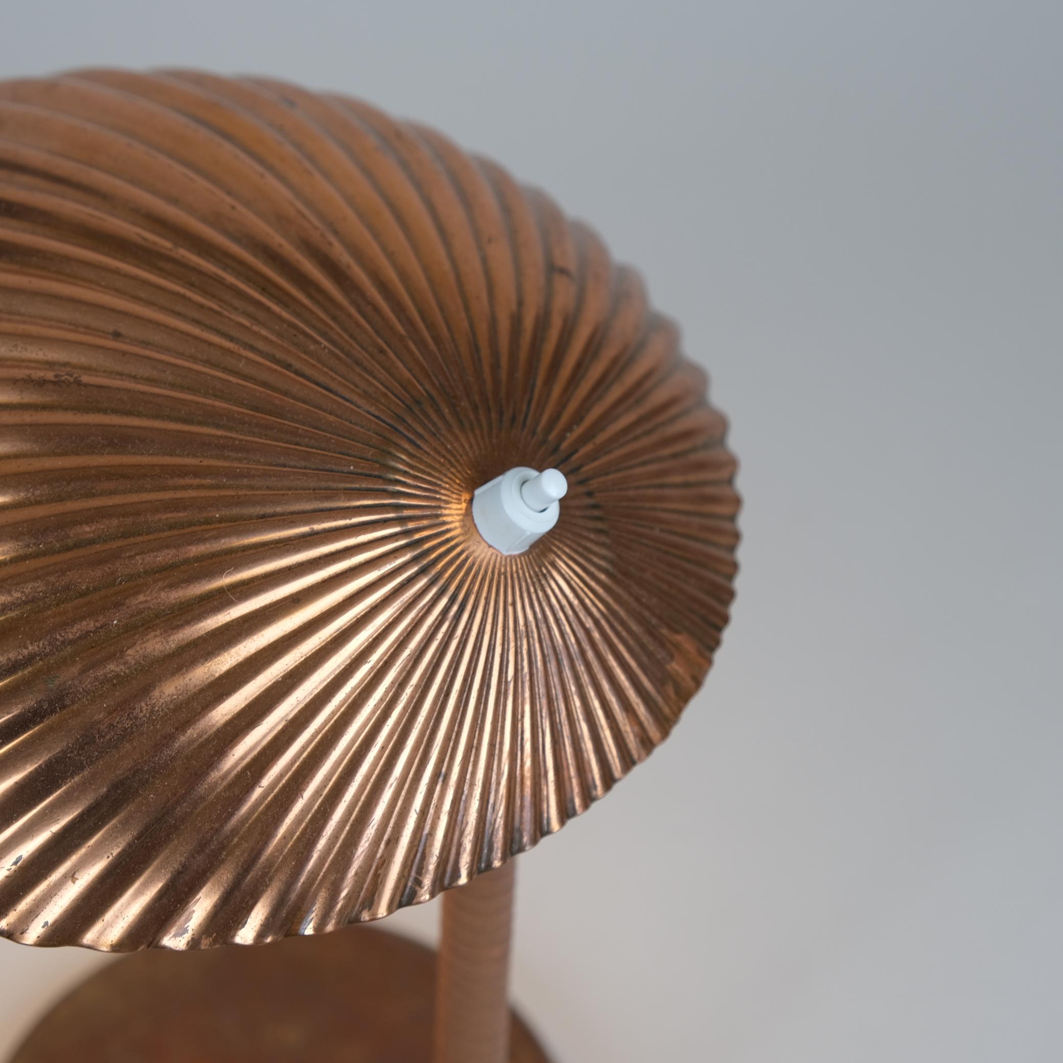 Paavo Tynell Copper Sea Shell Table Lamp Model 5321, Taito Oy 1940s For Sale 2