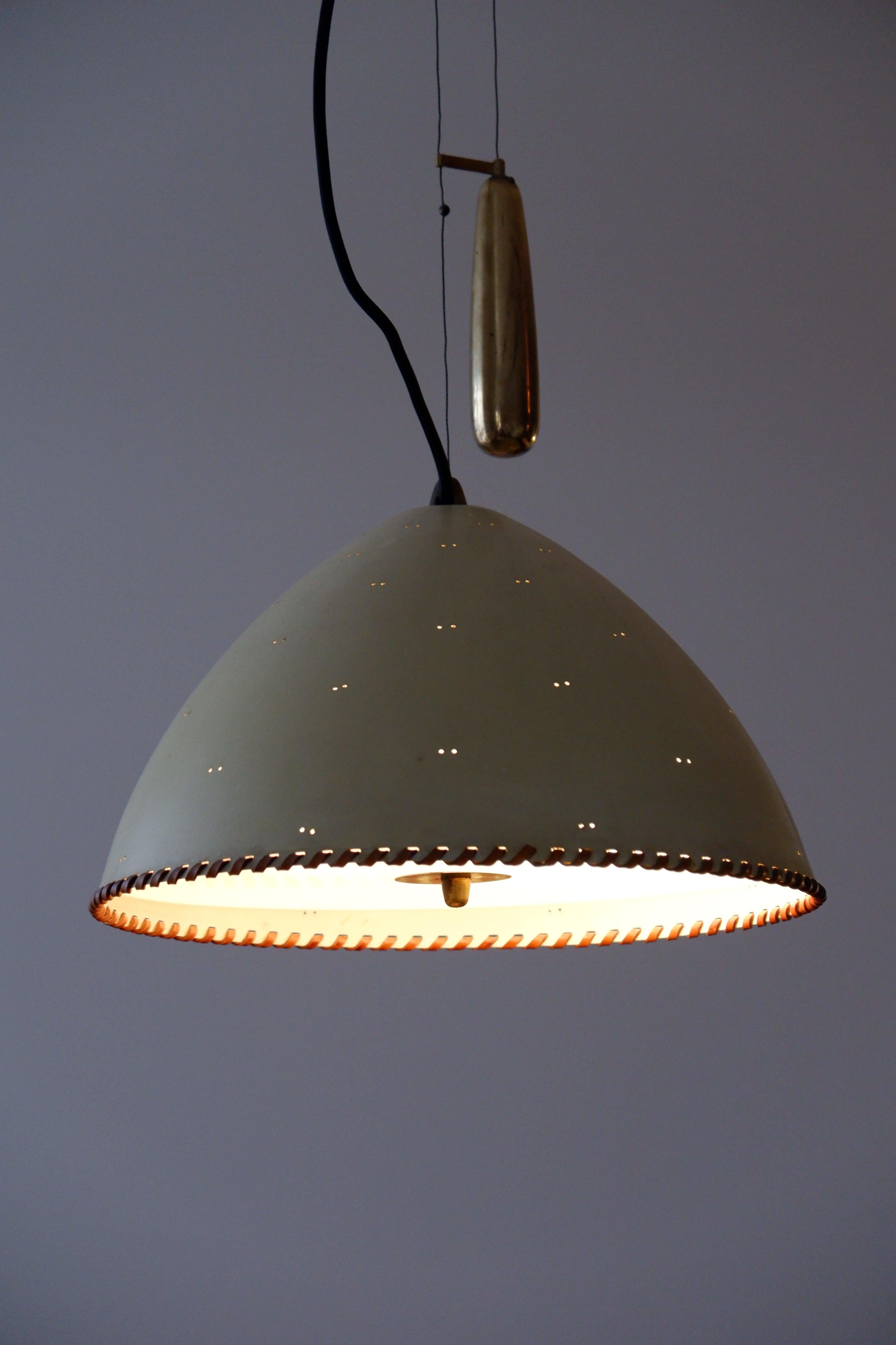 Lampada a sospensione a contrappeso Paavo Tynell modello A1983, Taito Oy, circa 1940 in vendita 3