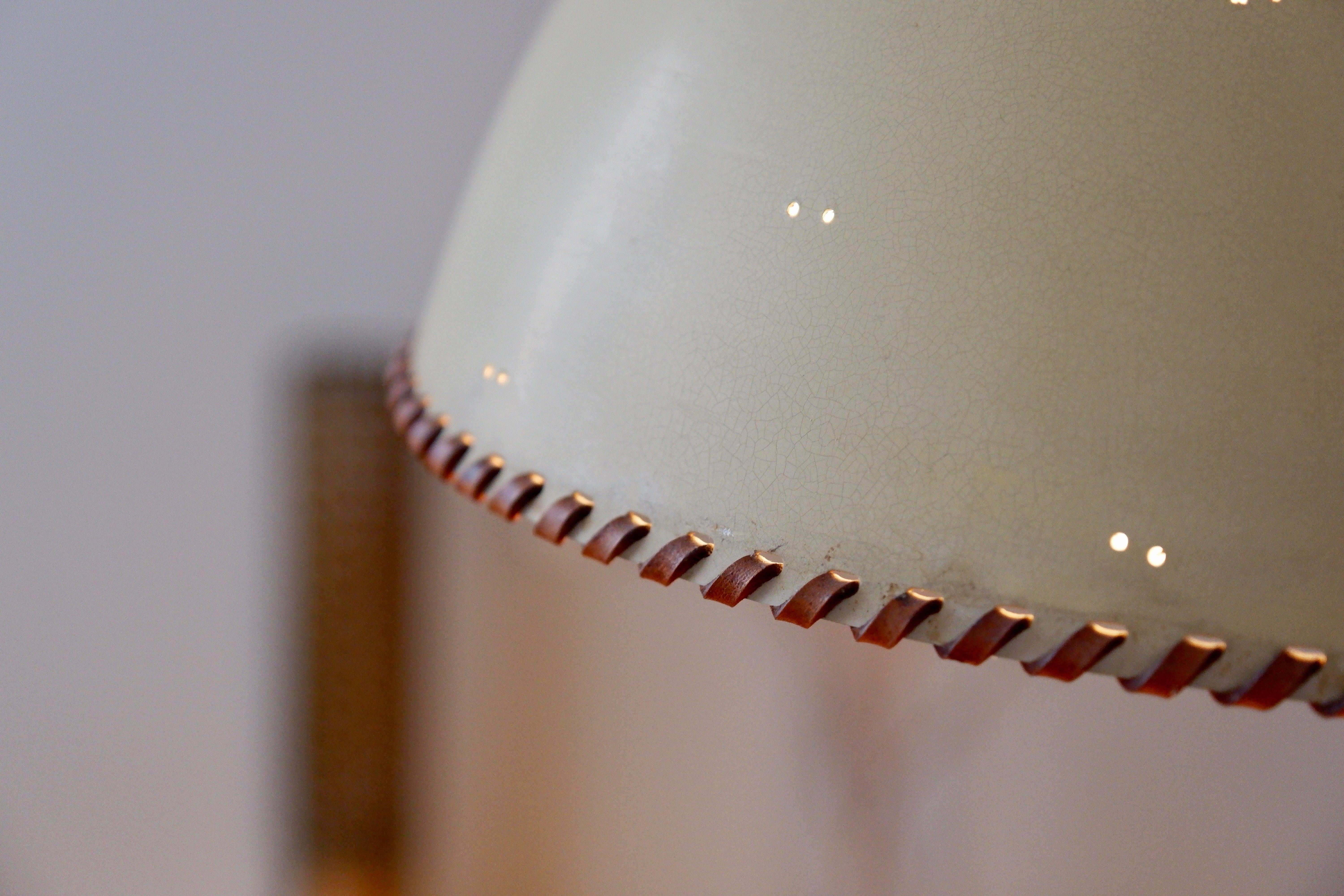 Lampada a sospensione a contrappeso Paavo Tynell modello A1983, Taito Oy, circa 1940 in vendita 6