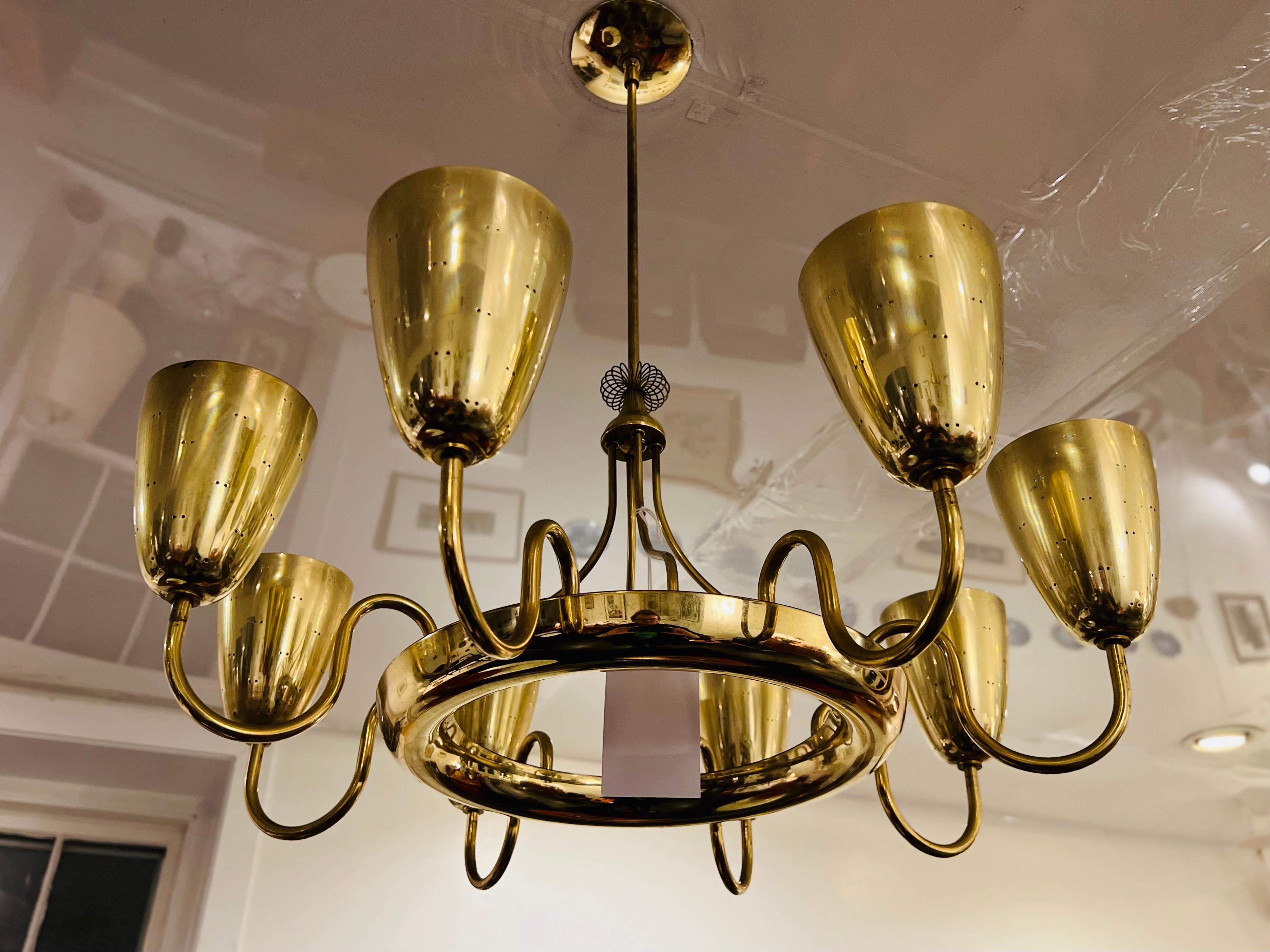 Lampadario a otto bracci in ottone 