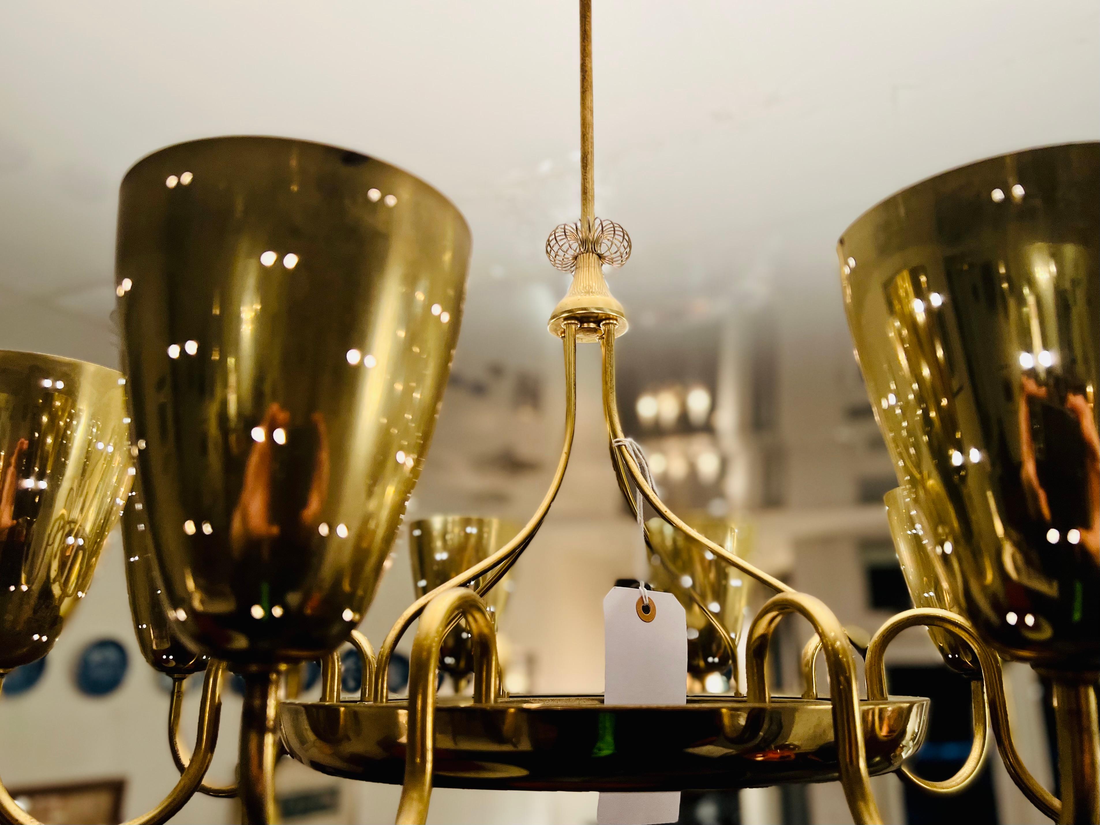 Lampadario a otto bracci in ottone 