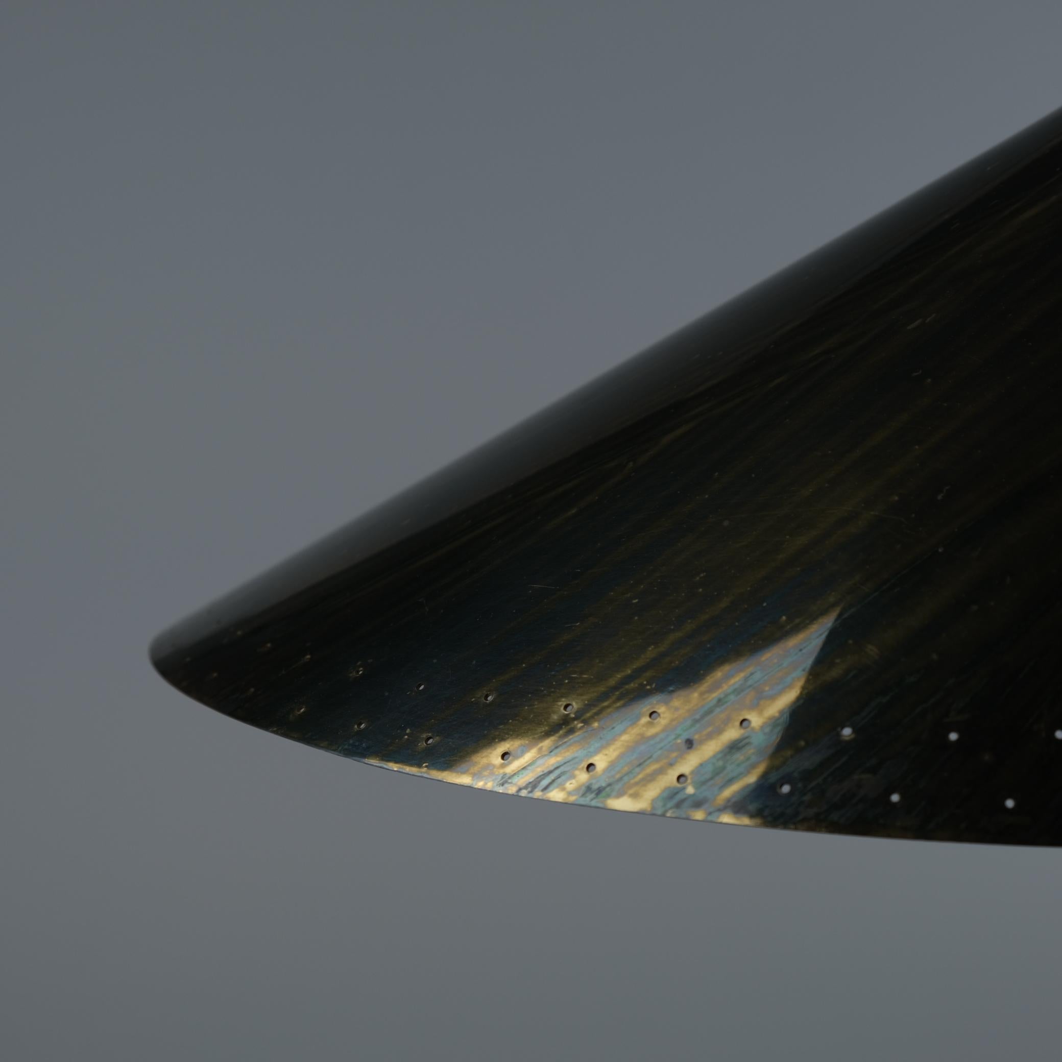 Paavo Tynell Lampe de table en laiton commandée par Finnair, Taito 1950s en vente 1