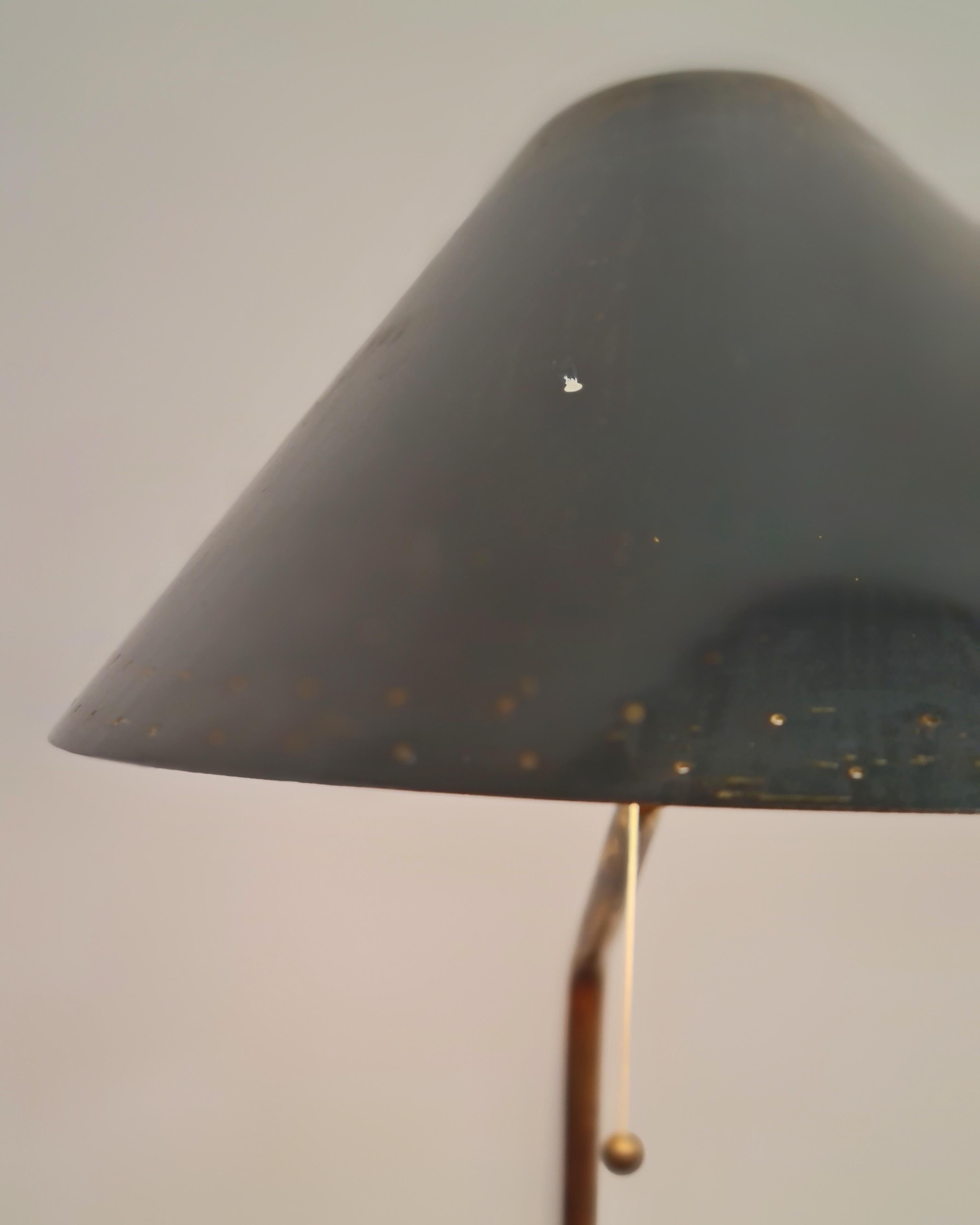 Paavo Tynell Finnair Table Mounted Brass Lamp, Taito, 1950s. For Sale 13